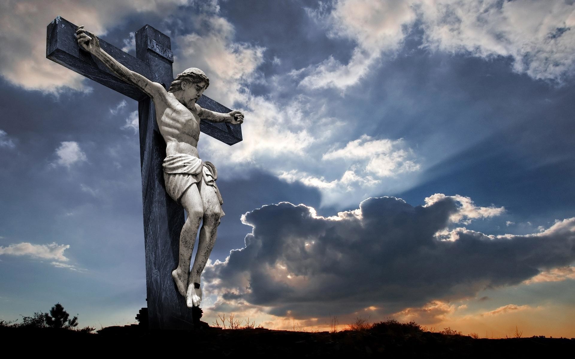 Statua Cristo crocifisso, cielo drammatico, 1920x1200 Full HD+, Desktop