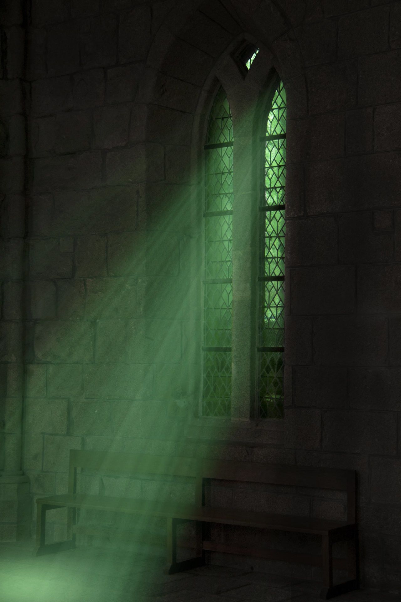 Finestra gotica luce verde, 1280x1920 Verticale, Telefono