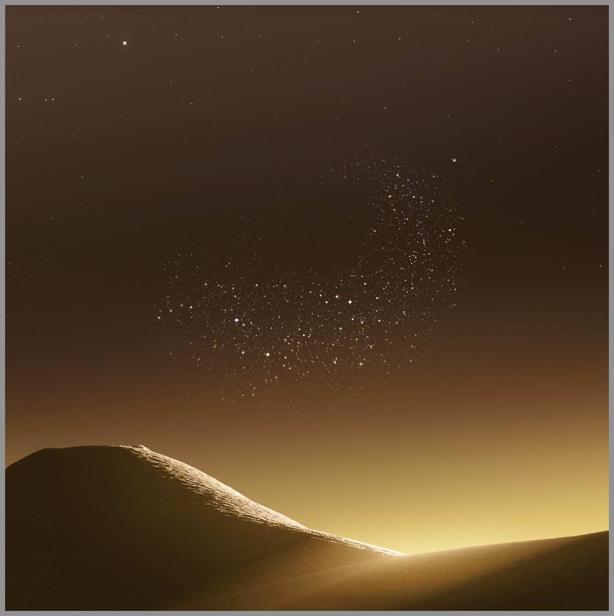 Collina dorata con stelle notturne, 1202x1206 Verticale, Galaxy Ultra