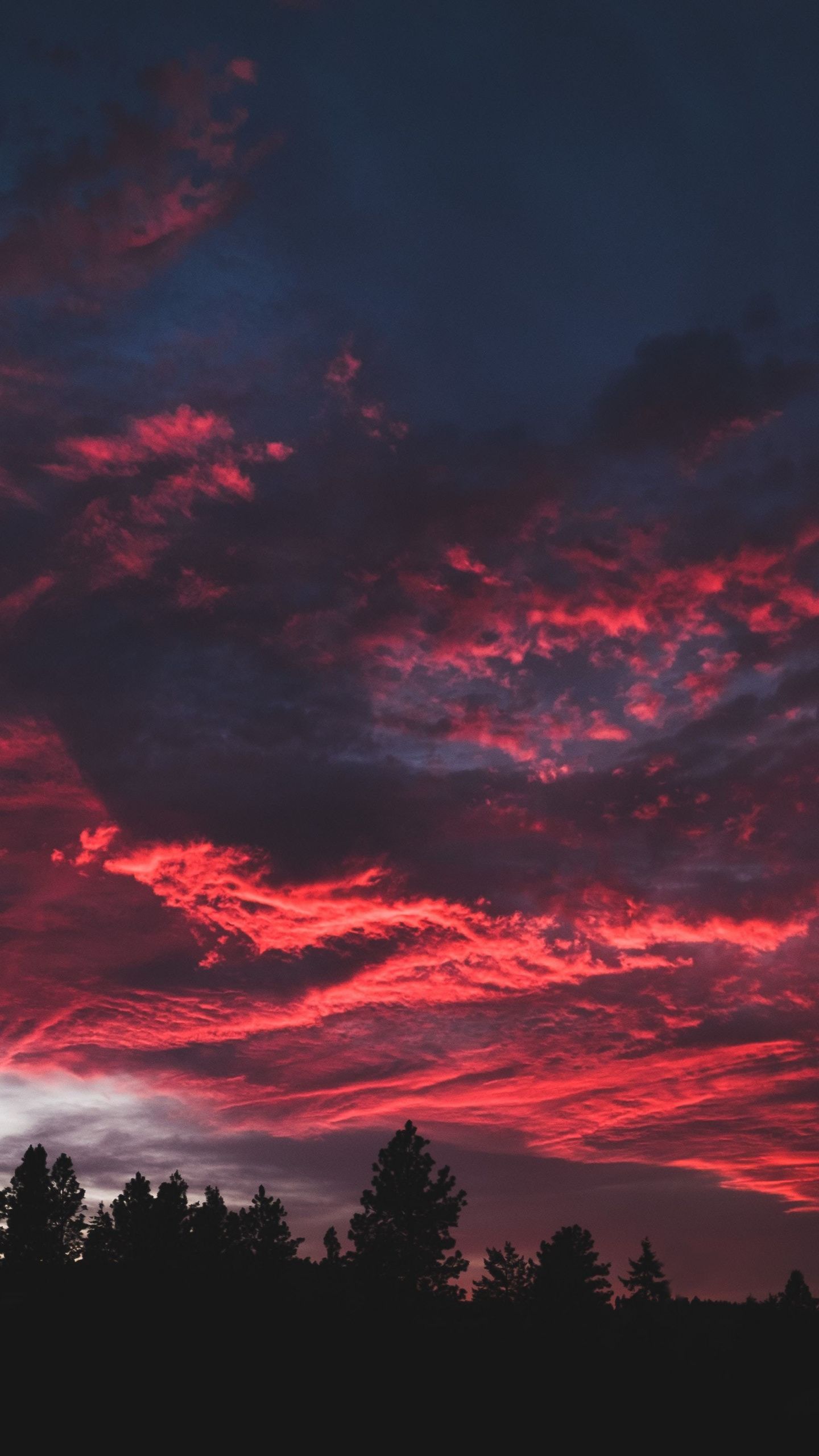 Tramonto rosso con nuvole scure, 1440x2560 Full HD Verticale, Galaxy S