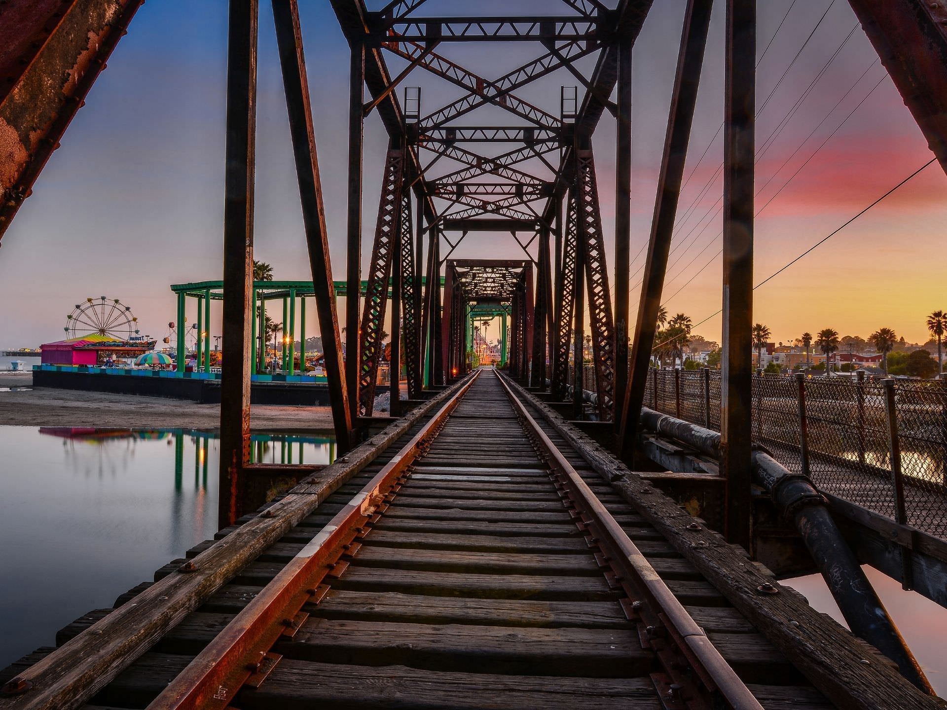 Ponte ferroviario con ruota panoramica, 1920x1440 Full HD+, PC Desktop