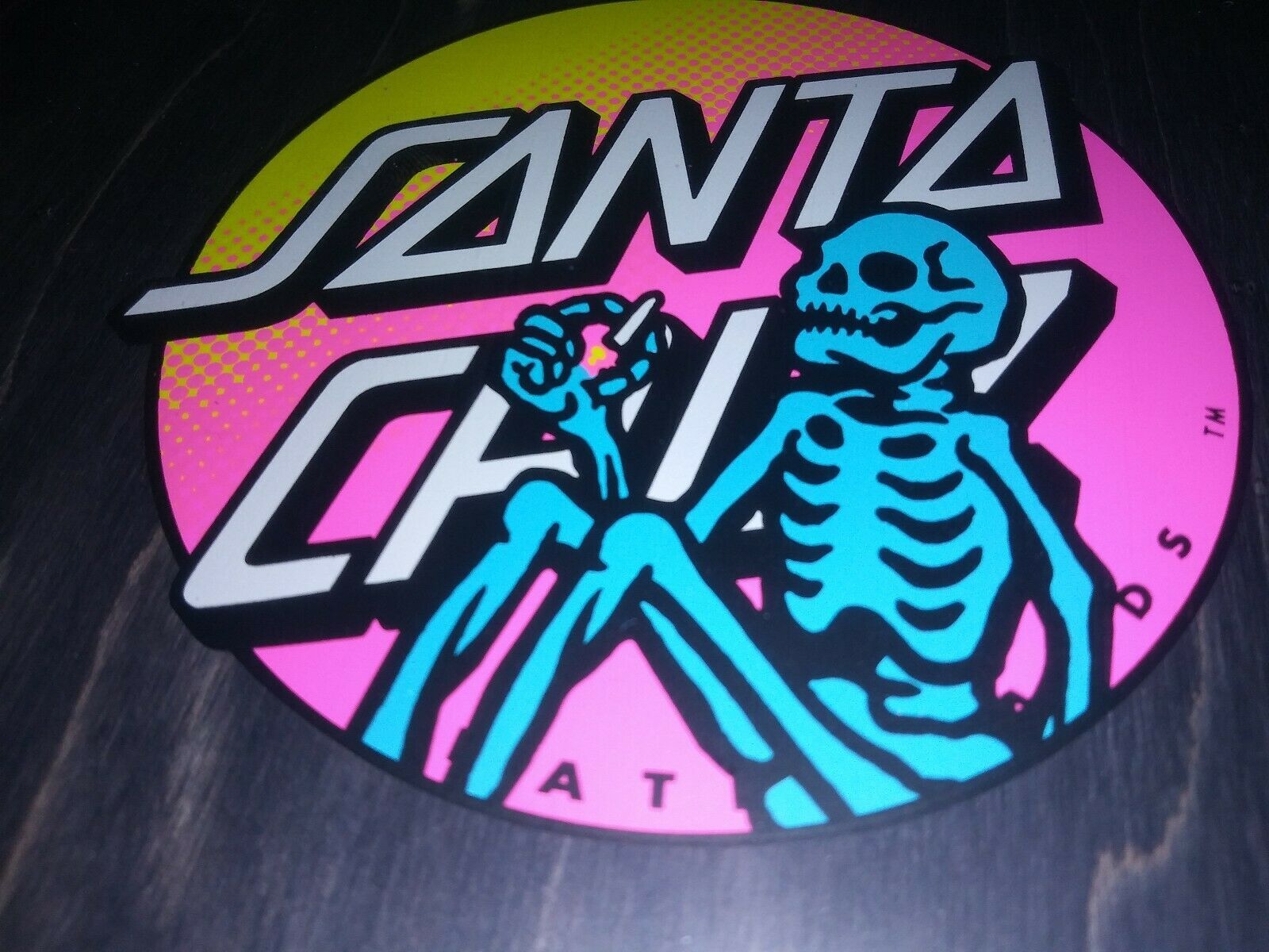Santa Cruz Screaming Hand tie dye, 1600x1200 HD Ready, Laptop