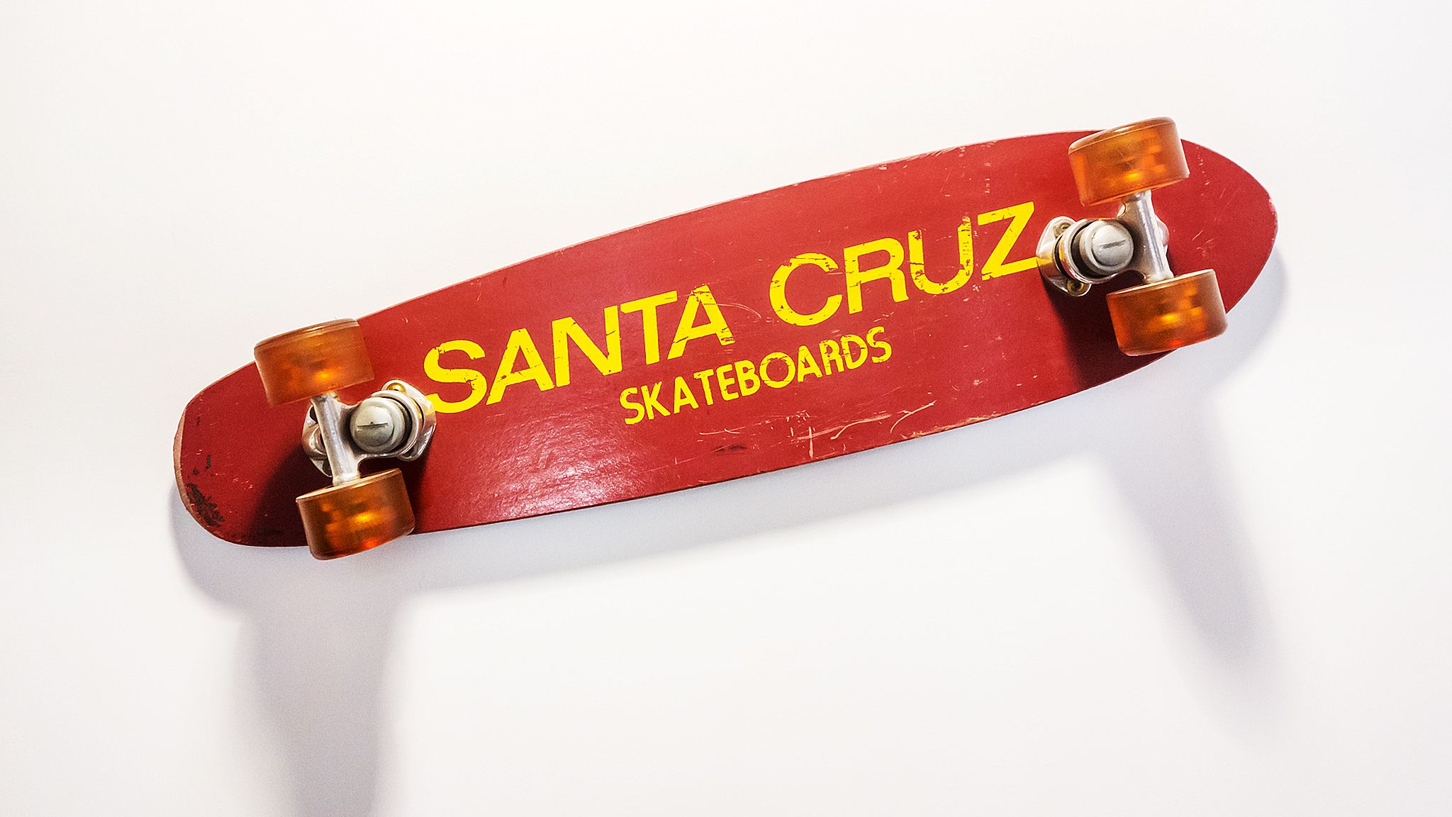 Skateboard rosso Santa Cruz, 2048x1152 Hi-Res, PC Desktop