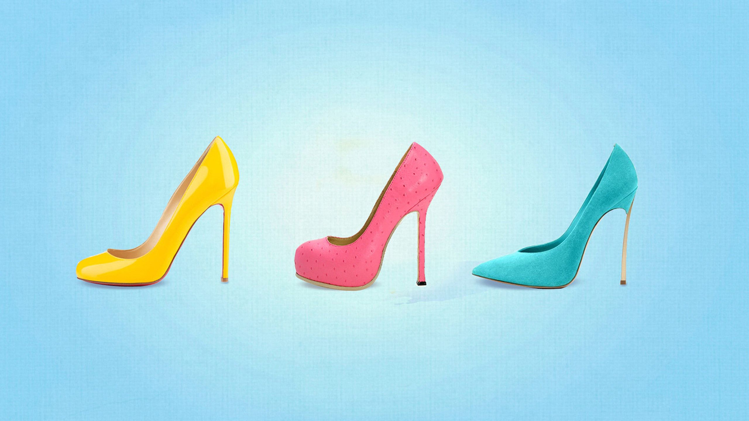 Tre scarpe tacco alto colorate, 2560x1440 2K QHD, PC