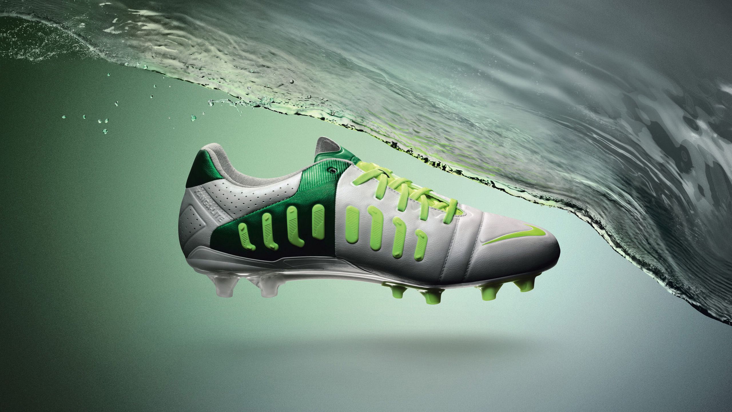 Scarpa da calcio Nike, onda d'acqua, 2560x1440 QHD, Monitor Gaming