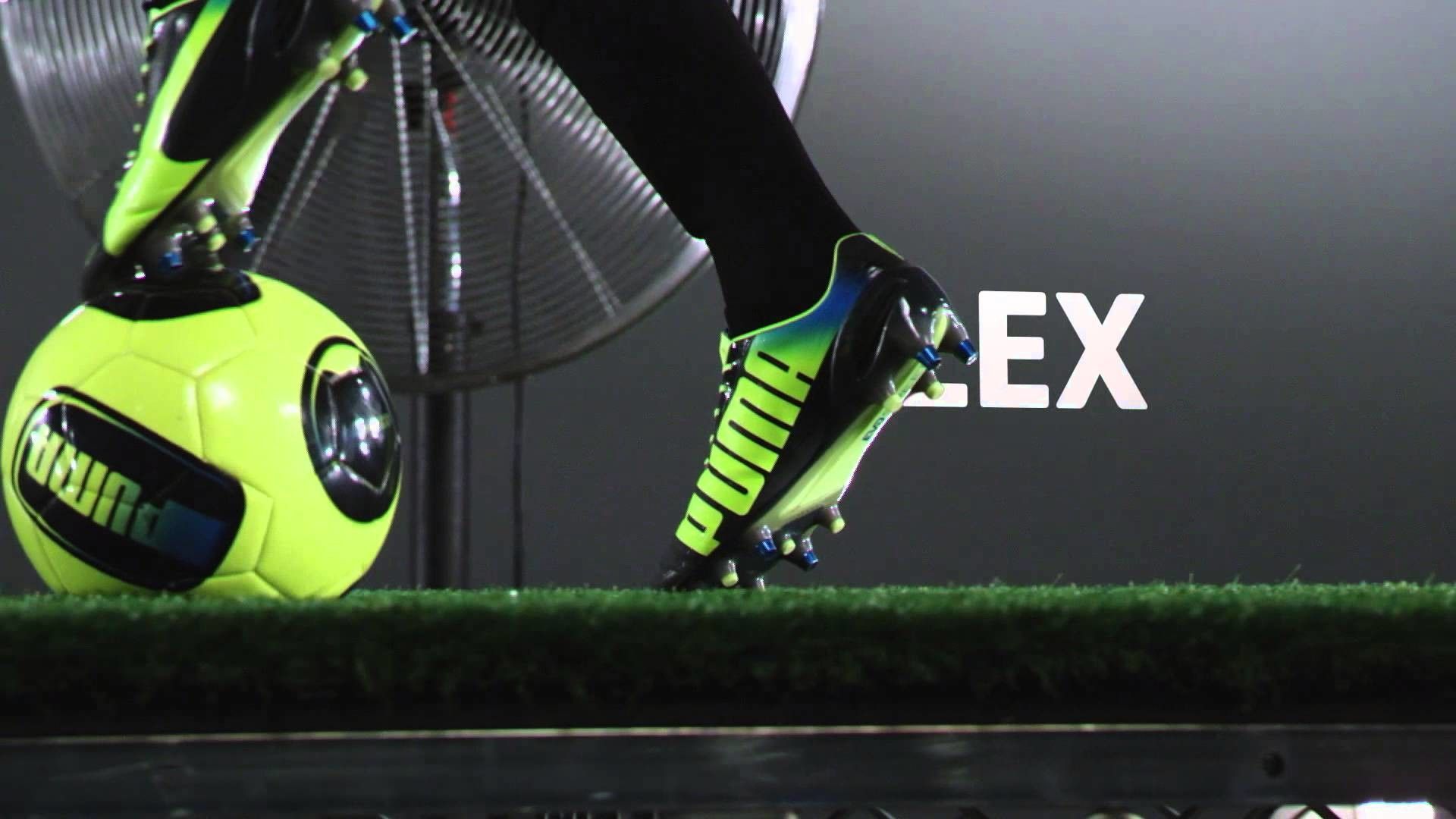 Scarpa da calcio Puma verde, 1920x1080 Full HD, Desktop