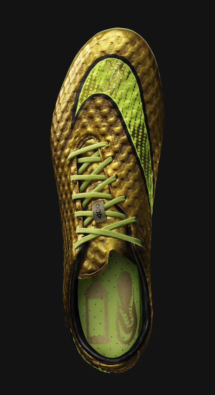 Scarpa da calcio Nike oro, 700x1282 Verticale, Android