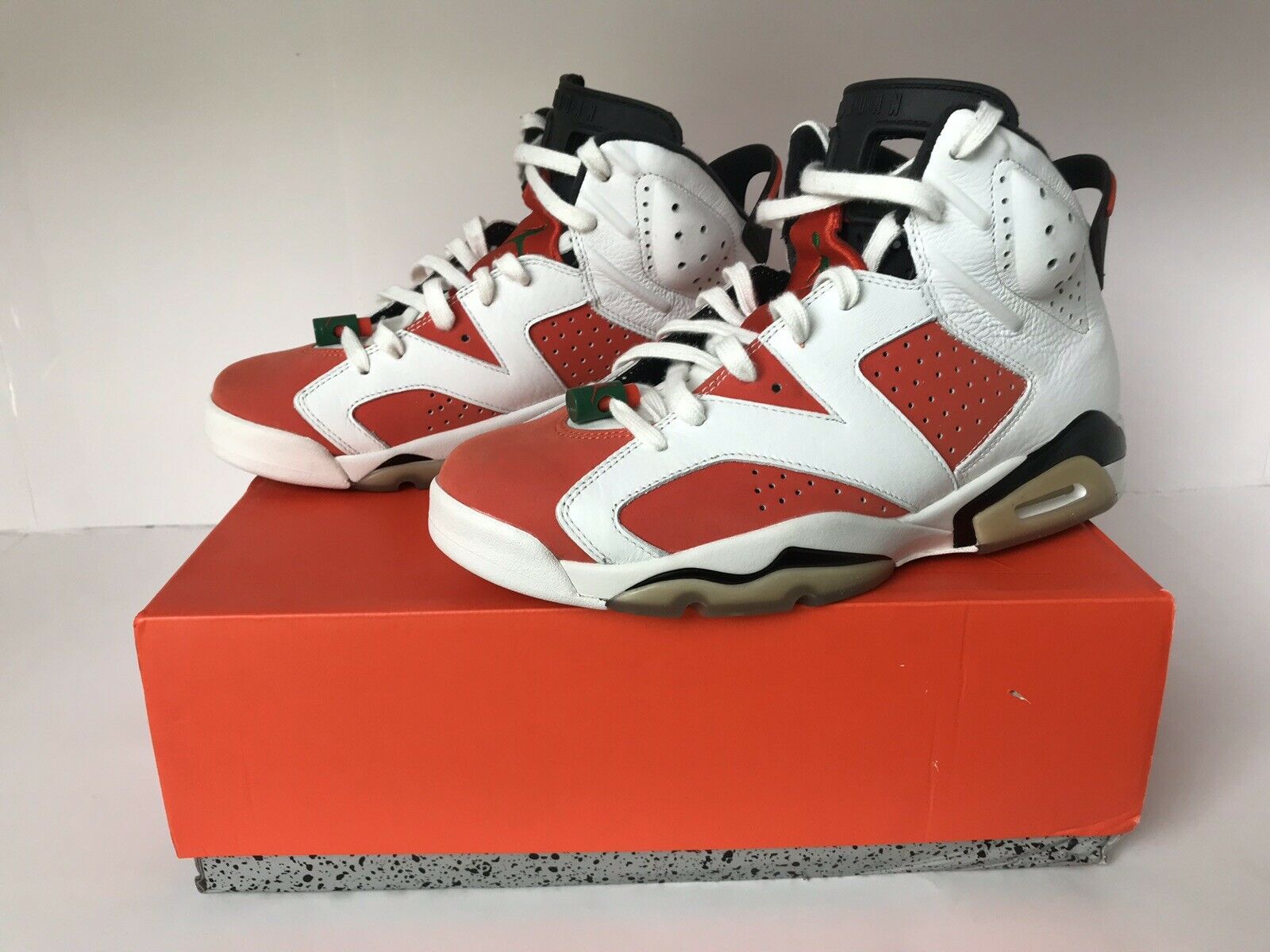 Air Jordan 6 Gatorade, 1600x1200 900p, MacBook Air