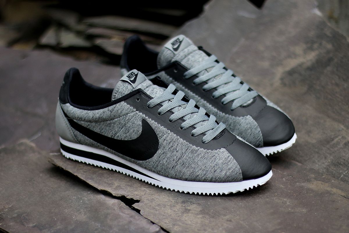 con Scarpe Nike Nere, 1280x960 HD, Desktop