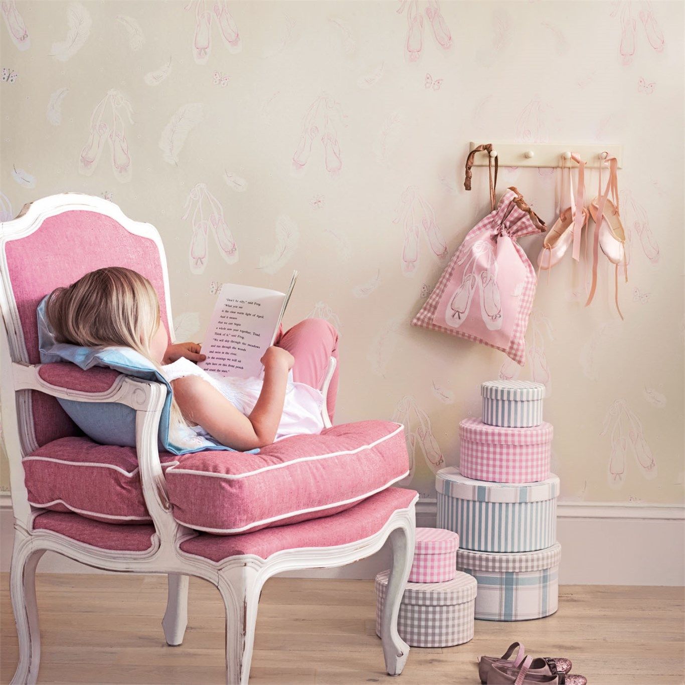 Scrivania rosa cameretta bambina, 1366x1366 HD, Desktop