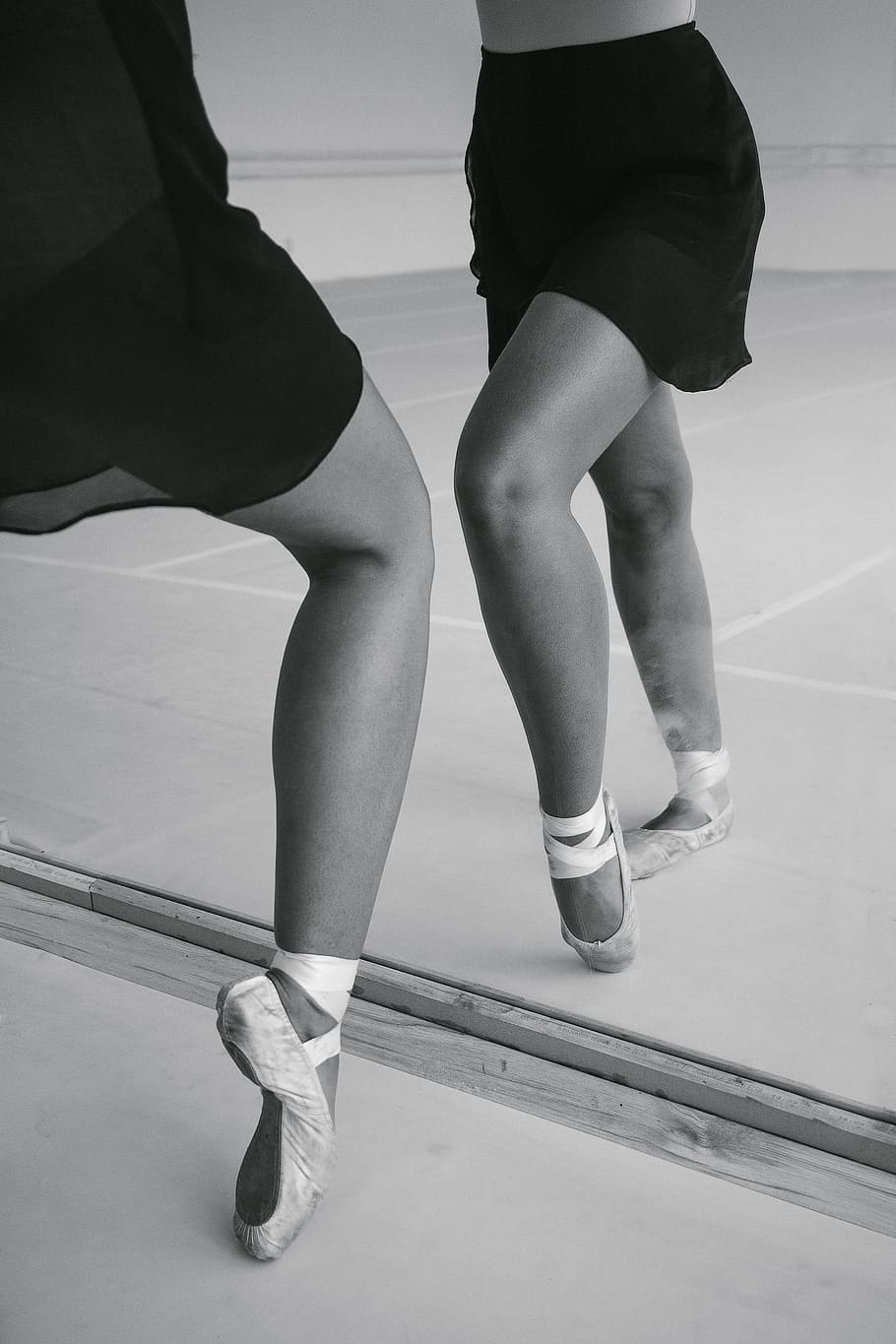 Ballerina con tutù bianco, 2048x1365 alta risoluzione, Desktop