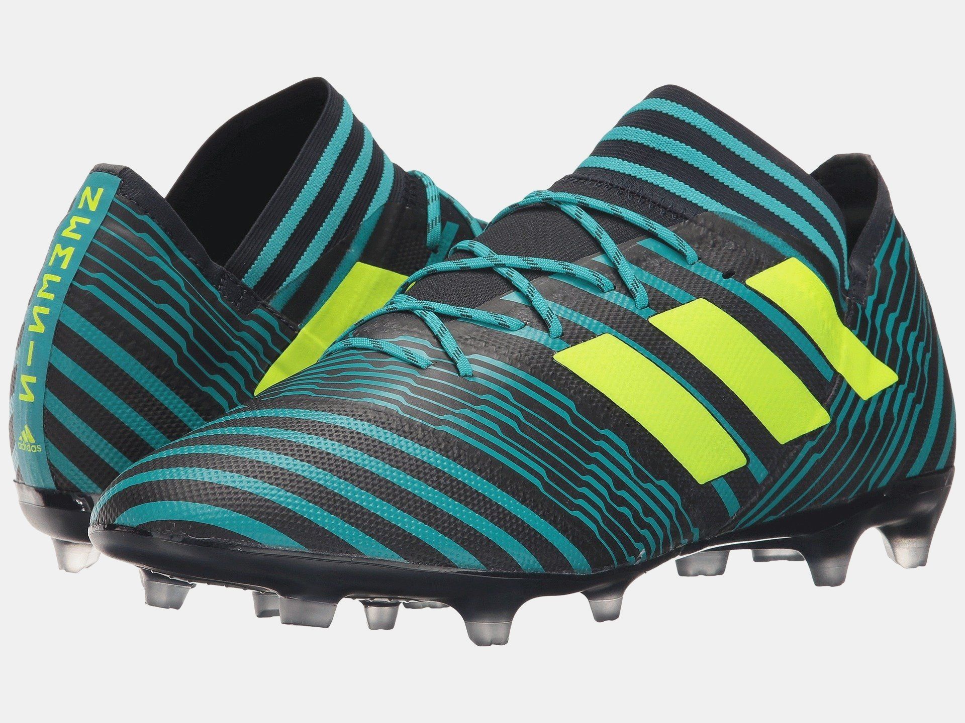 Pallone Adidas e scarpini calcio, 2560x1600 2K, MacBook Pro