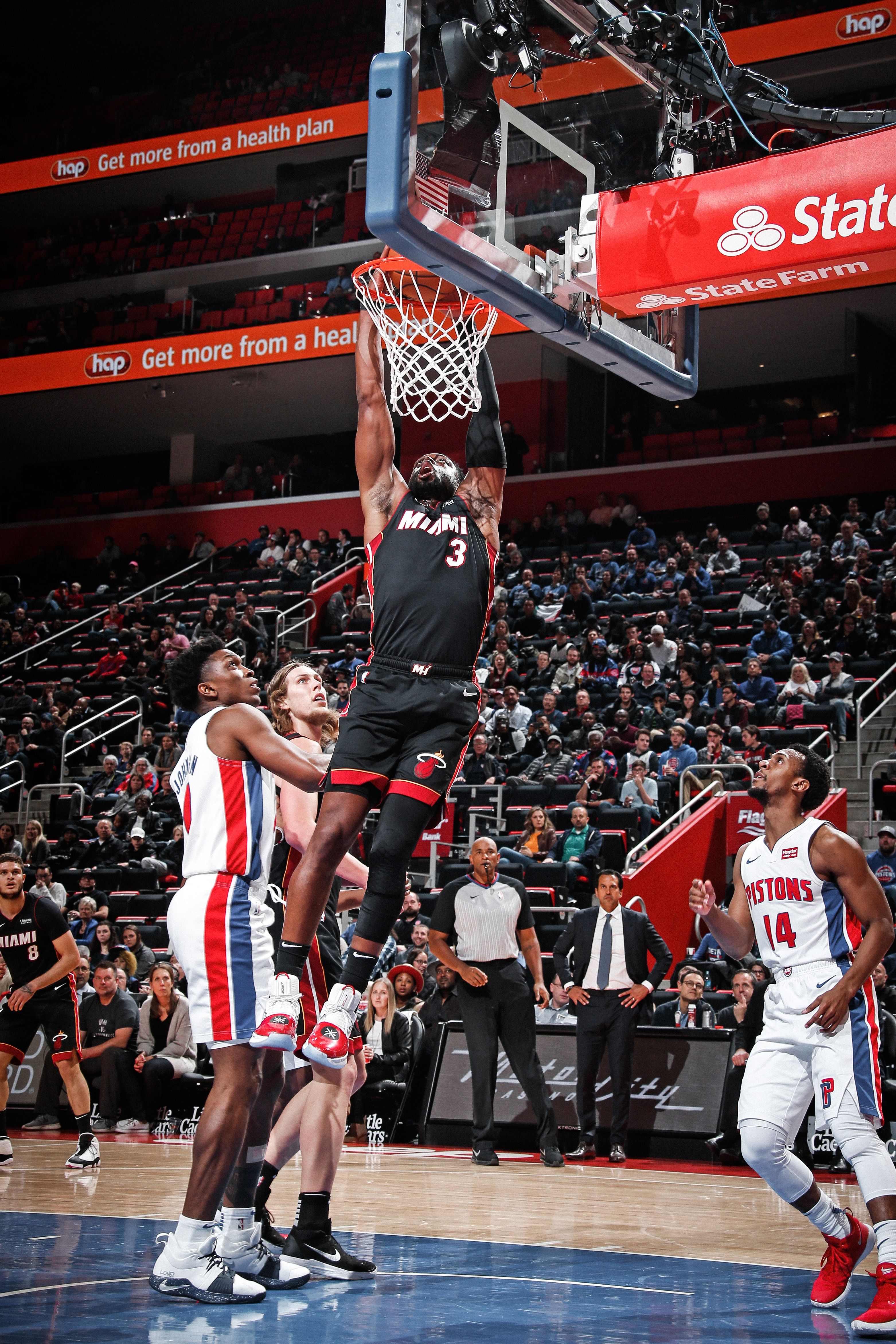 Giocatore Miami Heat schiacciata, 3125x4687 Full HD Verticale, Smartphone