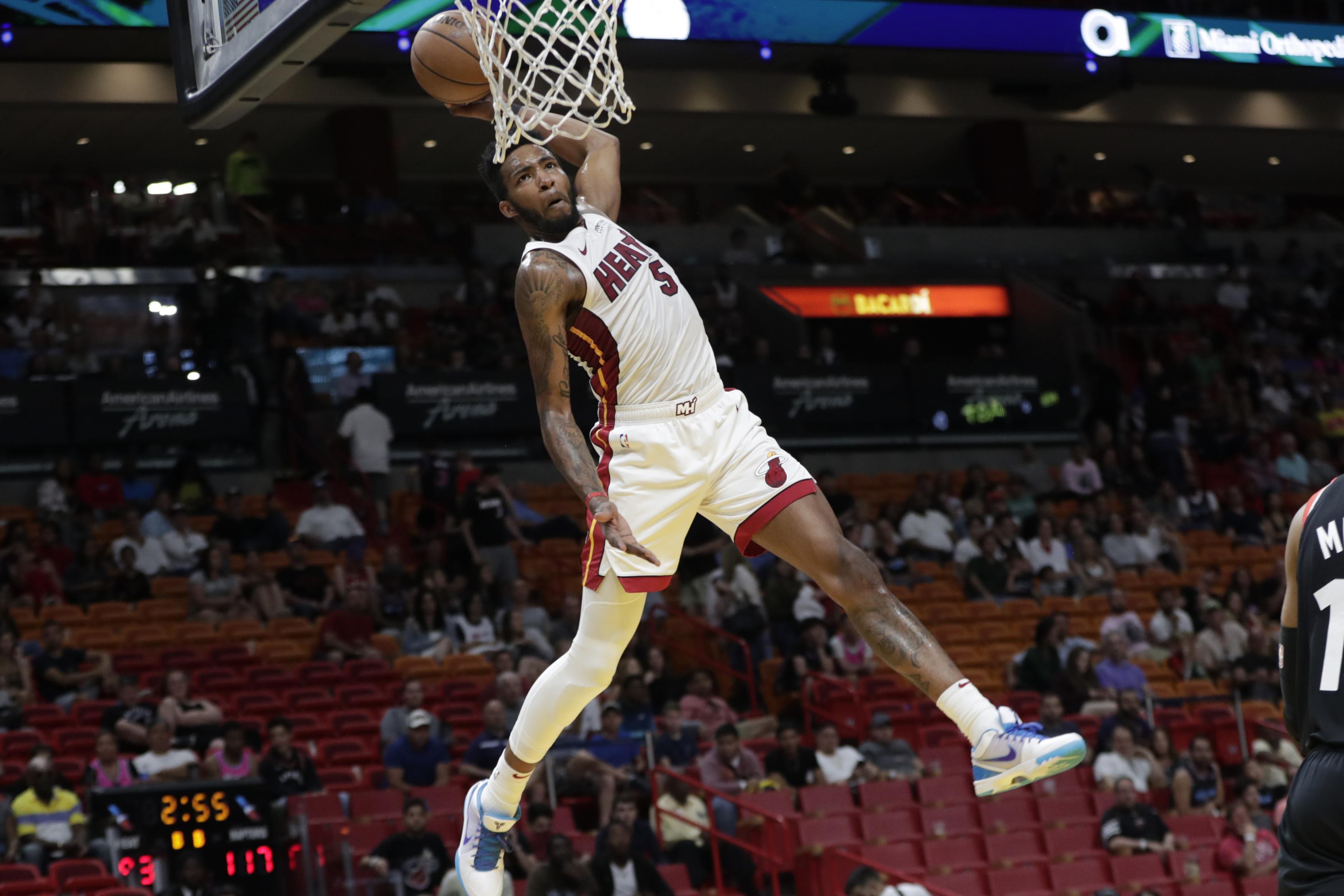Giocatore Miami Heat schiacciata, 3072x2048 2K, Monitor Gaming