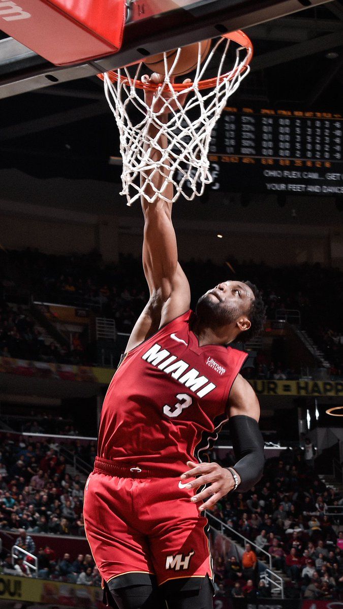 Giocatore Miami Heat schiacciata, 675x1200 Verticale, Telefono
