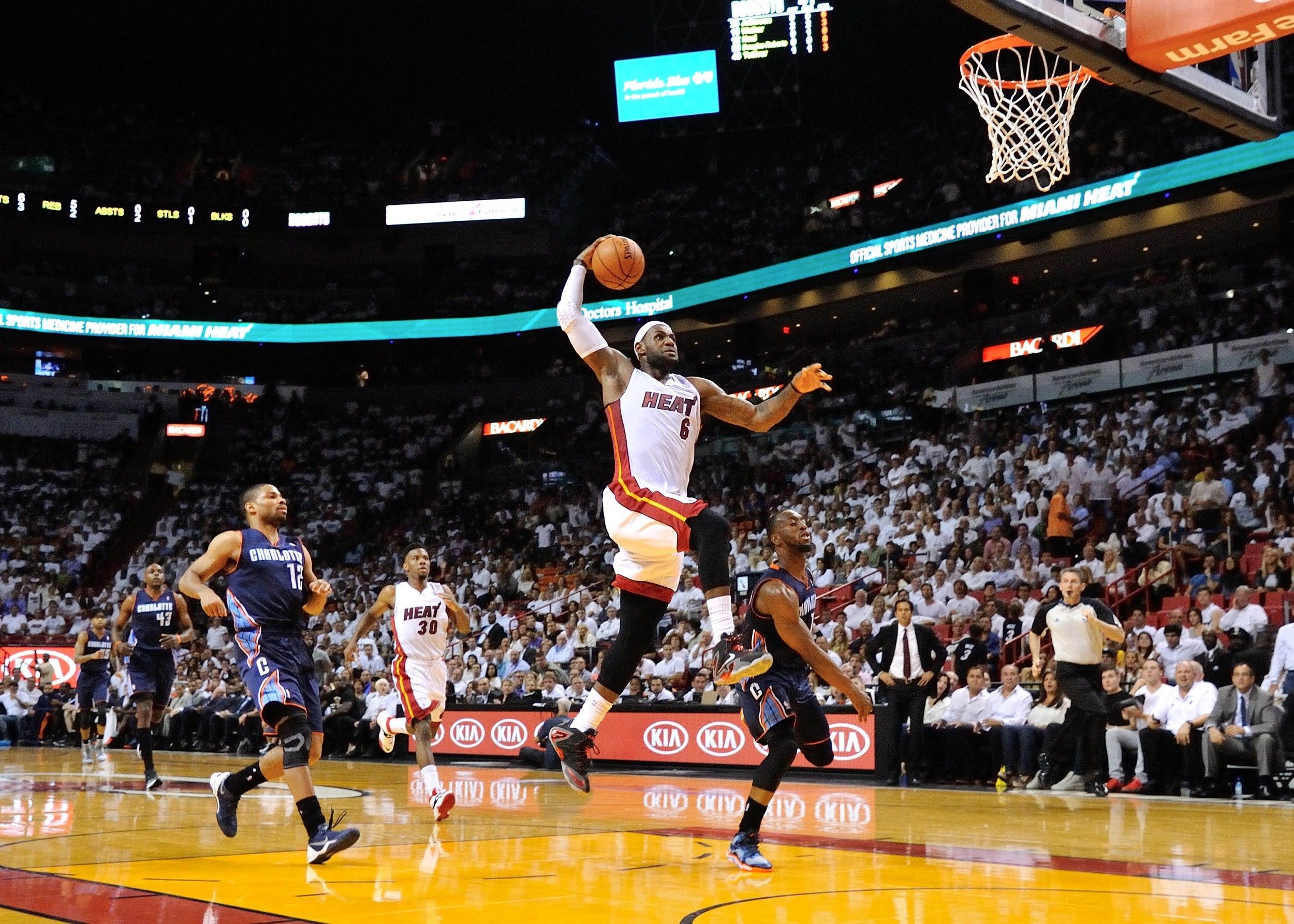 Giocatore Miami Heat schiacciata, 2500x1786 Hi-Res, Desktop