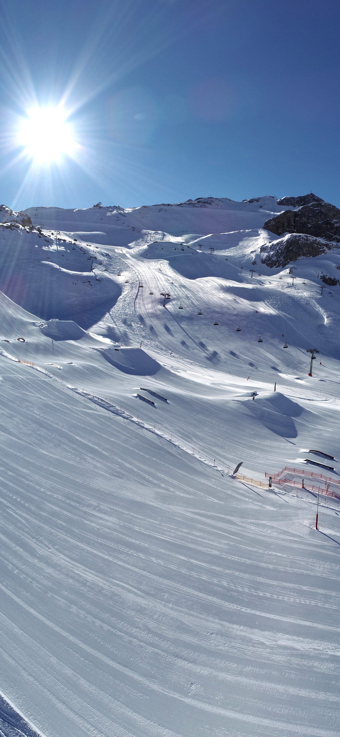 Pista da sci innevata montagna, 1125x2436 Full HD Verticale, iPhone