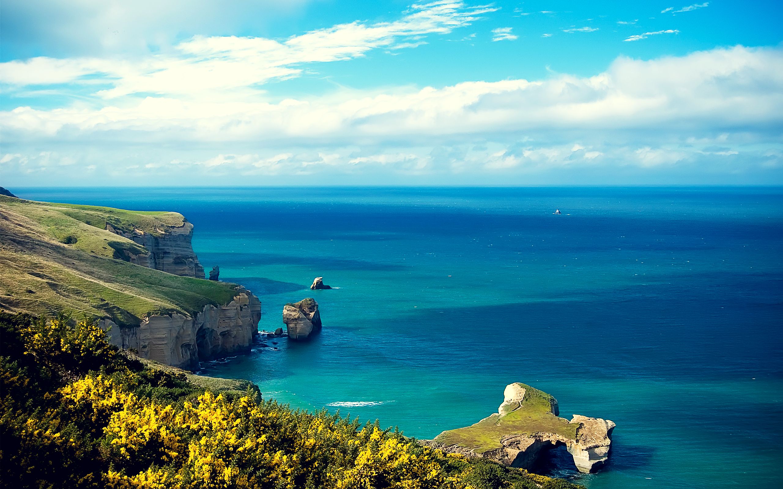 Scogliere costiere sul mare, 2560x1600 2K, Desktop
