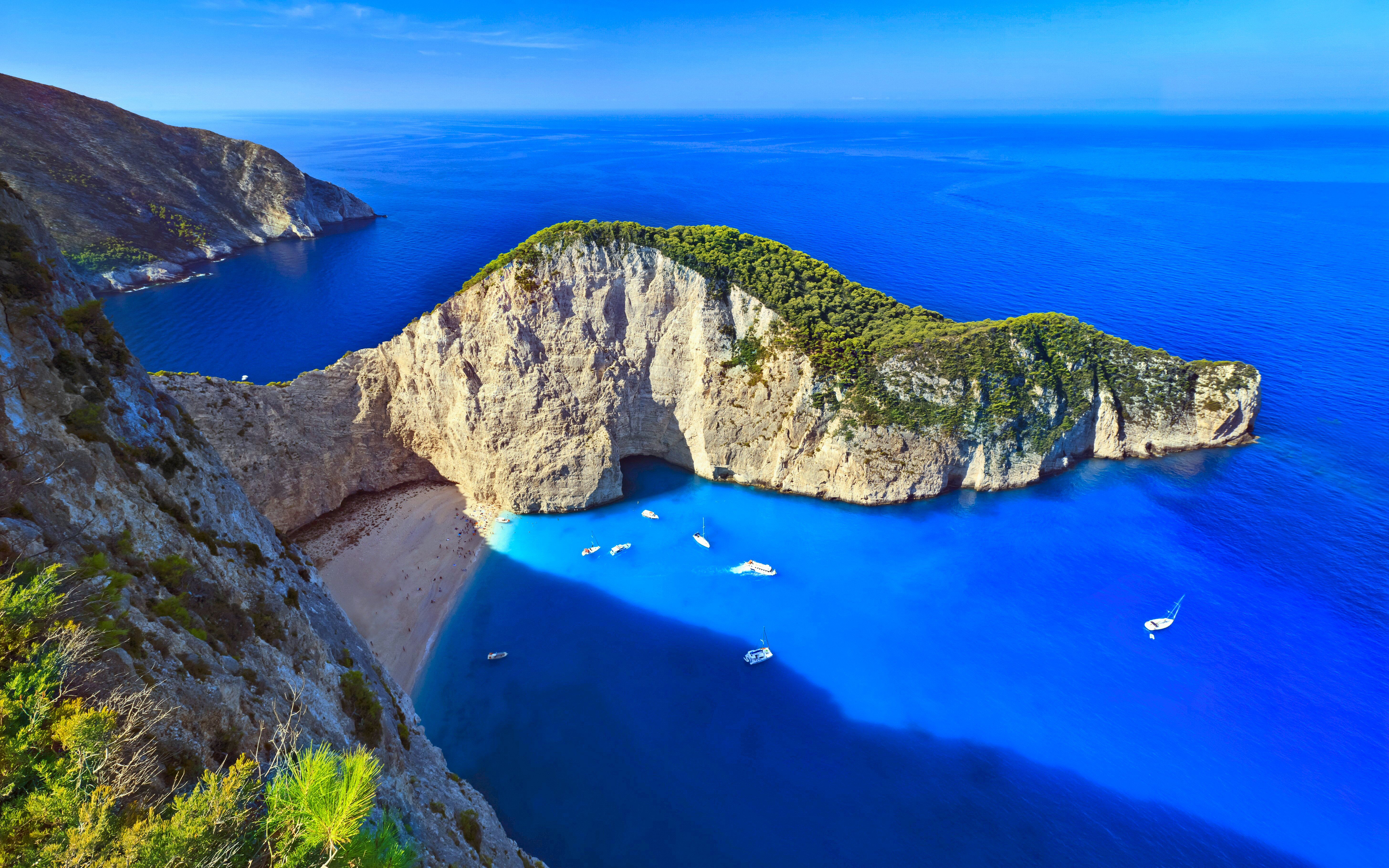 Scogliera con baia turchese, 5821x3638 4K, Desktop 4K