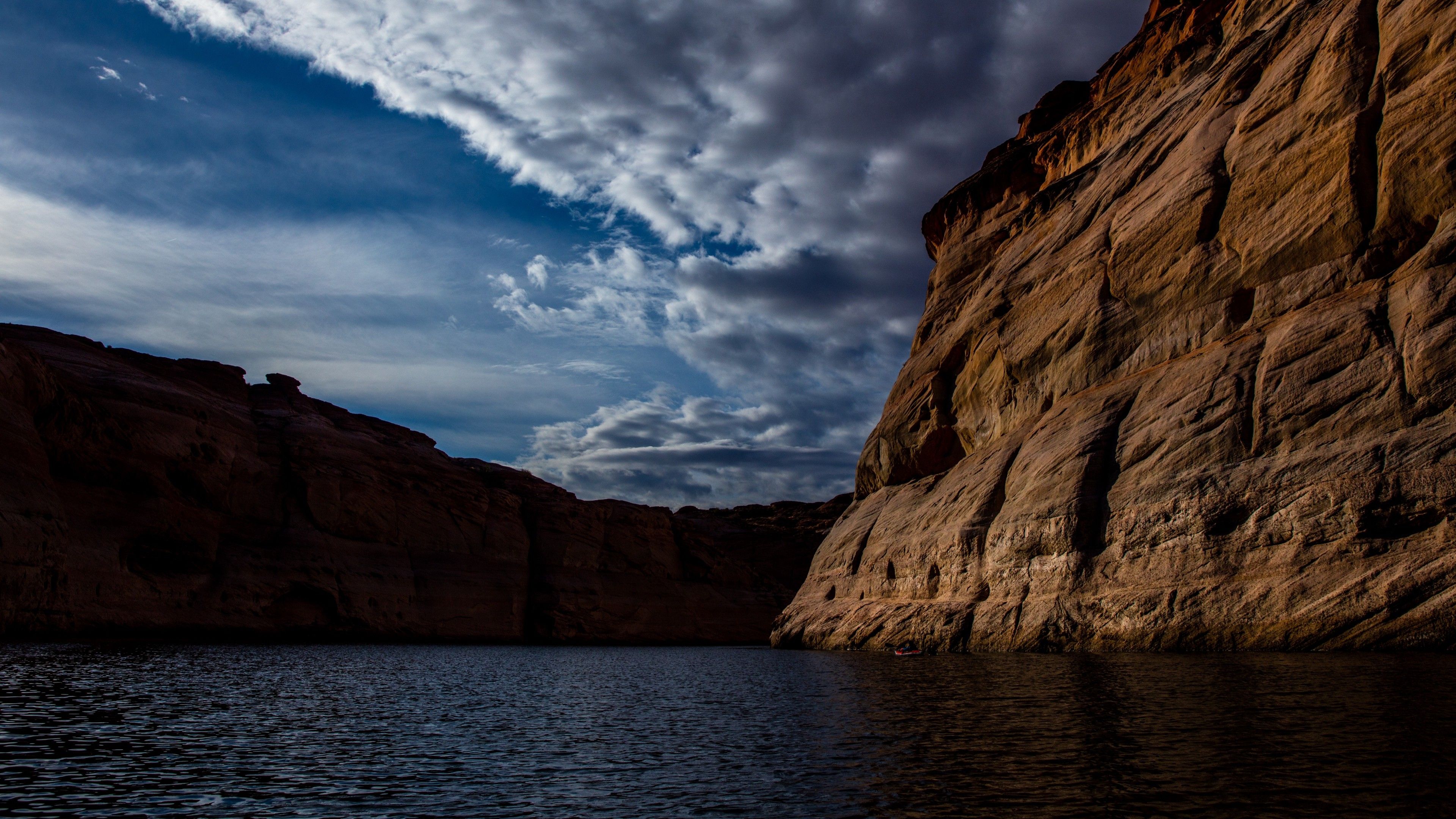 Canyon roccioso con lago, 3840x2160 UHD, PC 4K