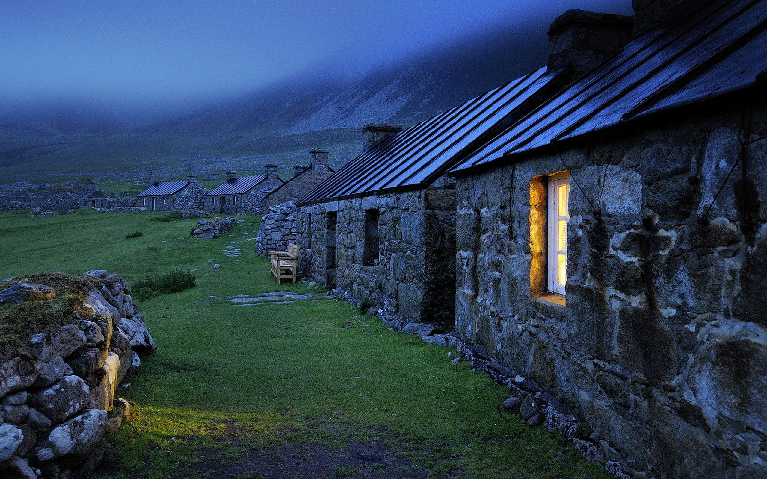 Cottage in pietra scozzese notturno, 2560x1600 WQXGA, PC