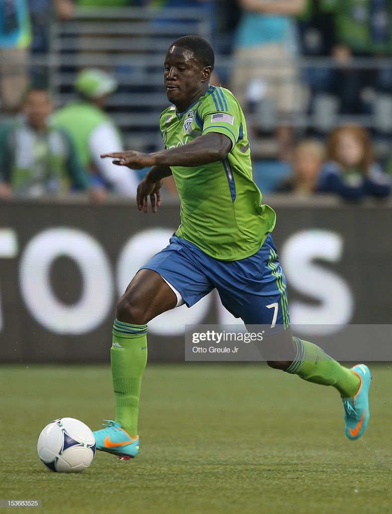 Calciatore Seattle Sounders in campo, 780x1024 Verticale, Mobile