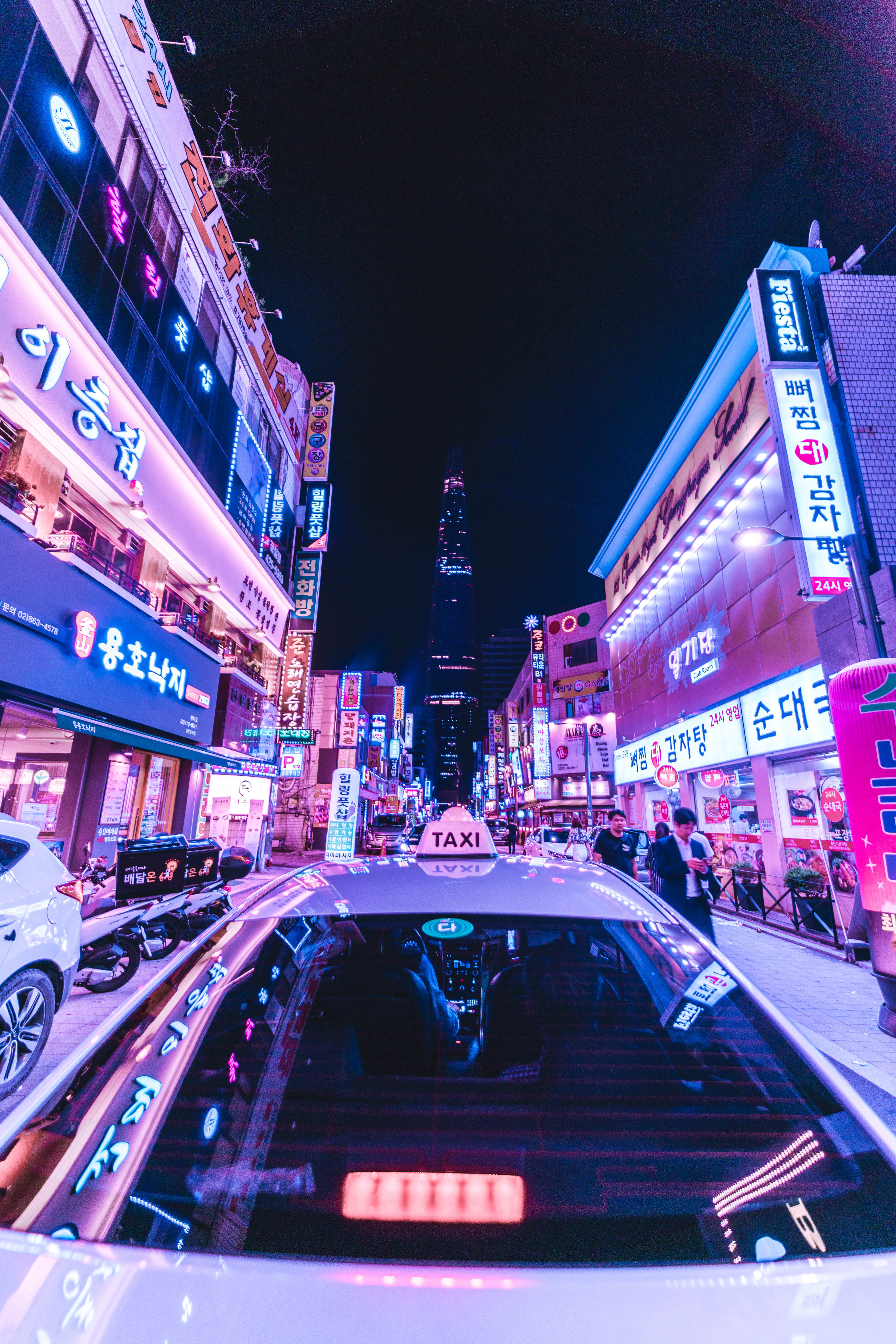 Strada notturna Seoul neon, 4926x7385 Full HD Verticale, iPhone Pro