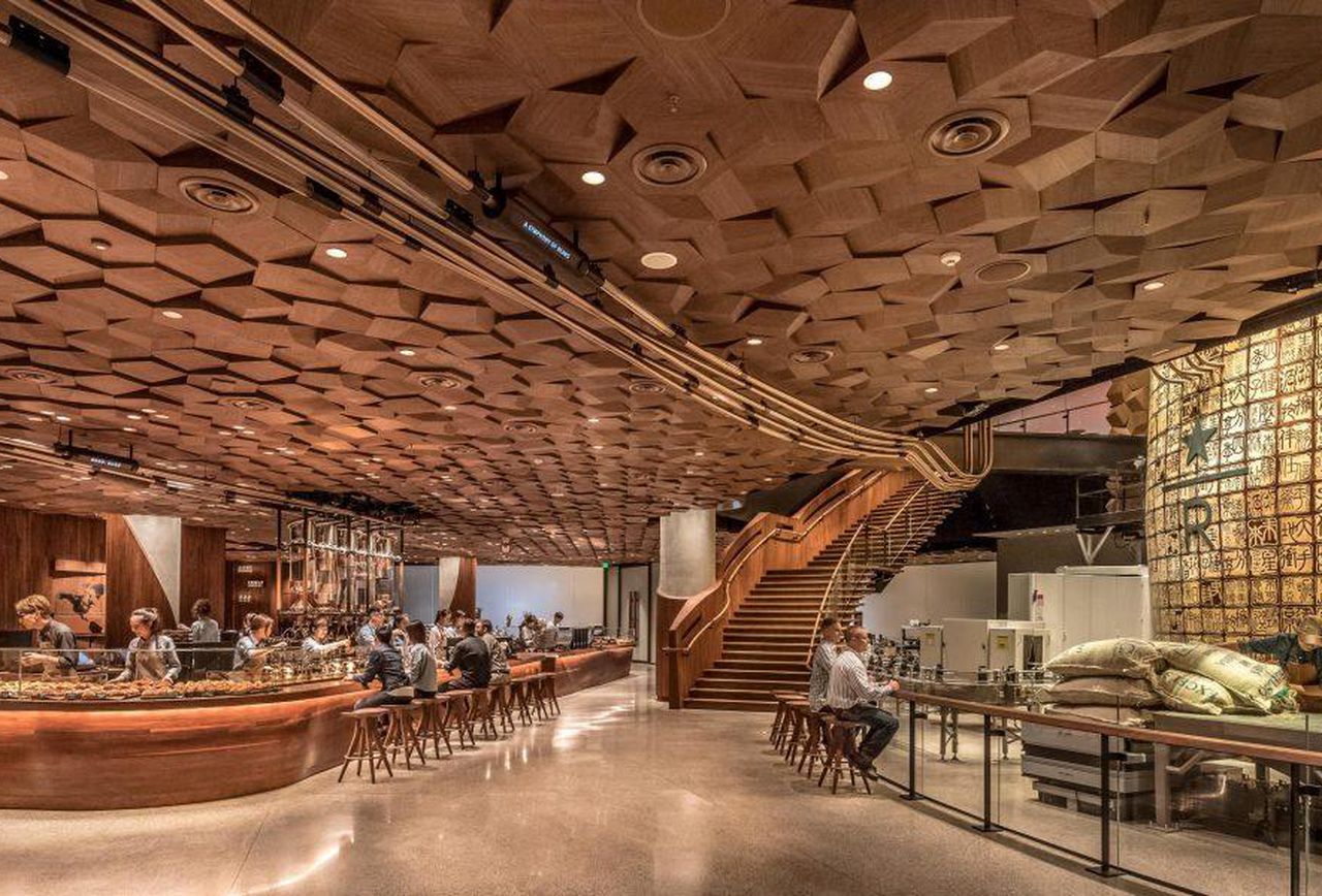 Starbucks Roastery interno Shanghai, 1280x868 720p, MacBook Air