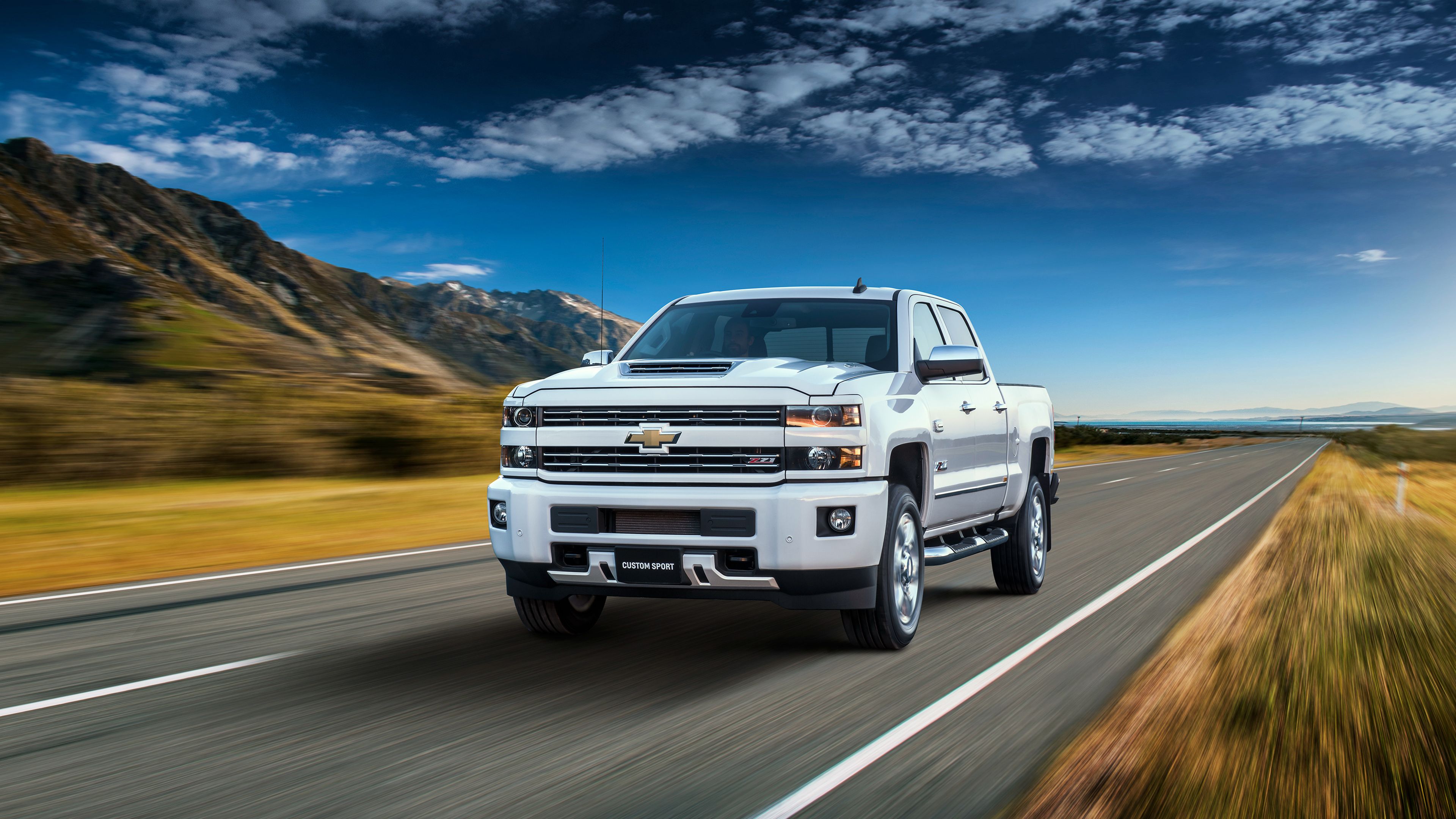 Chevrolet Silverado bianco su strada, 3840x2160 Ultra HD, 4K TV