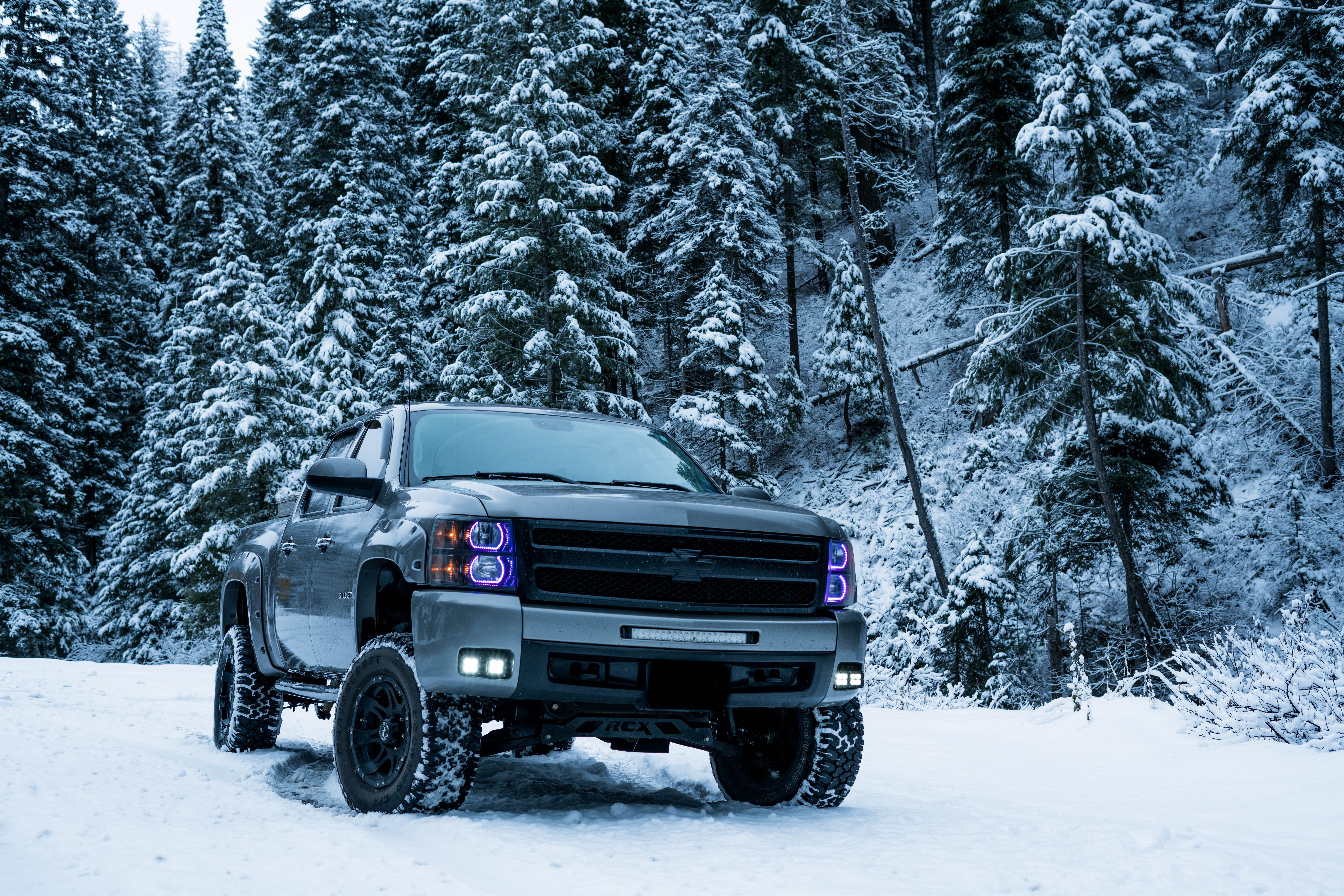Chevrolet Silverado nella neve, 7952x5304 4K, Smart TV 4K