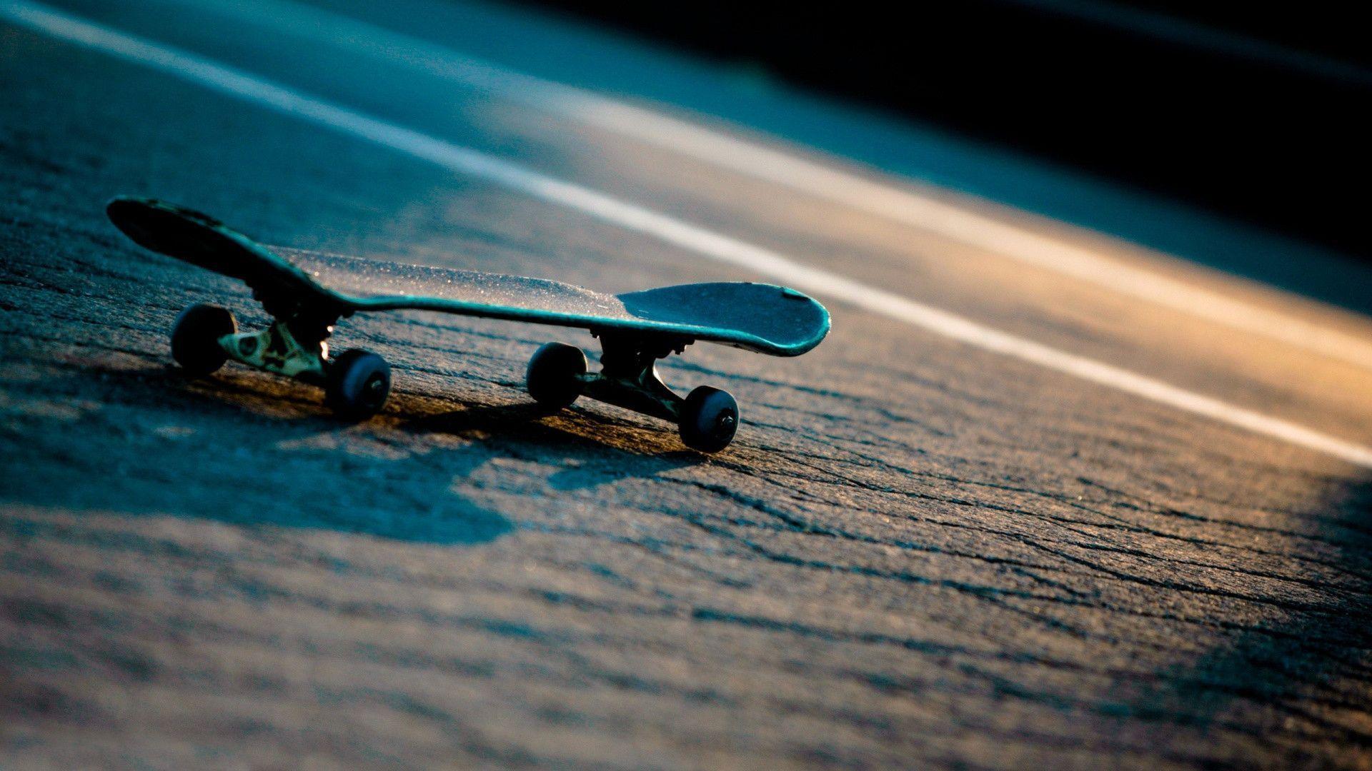 Skateboard su strada asfaltata, 1920x1080 1080p, PC Desktop