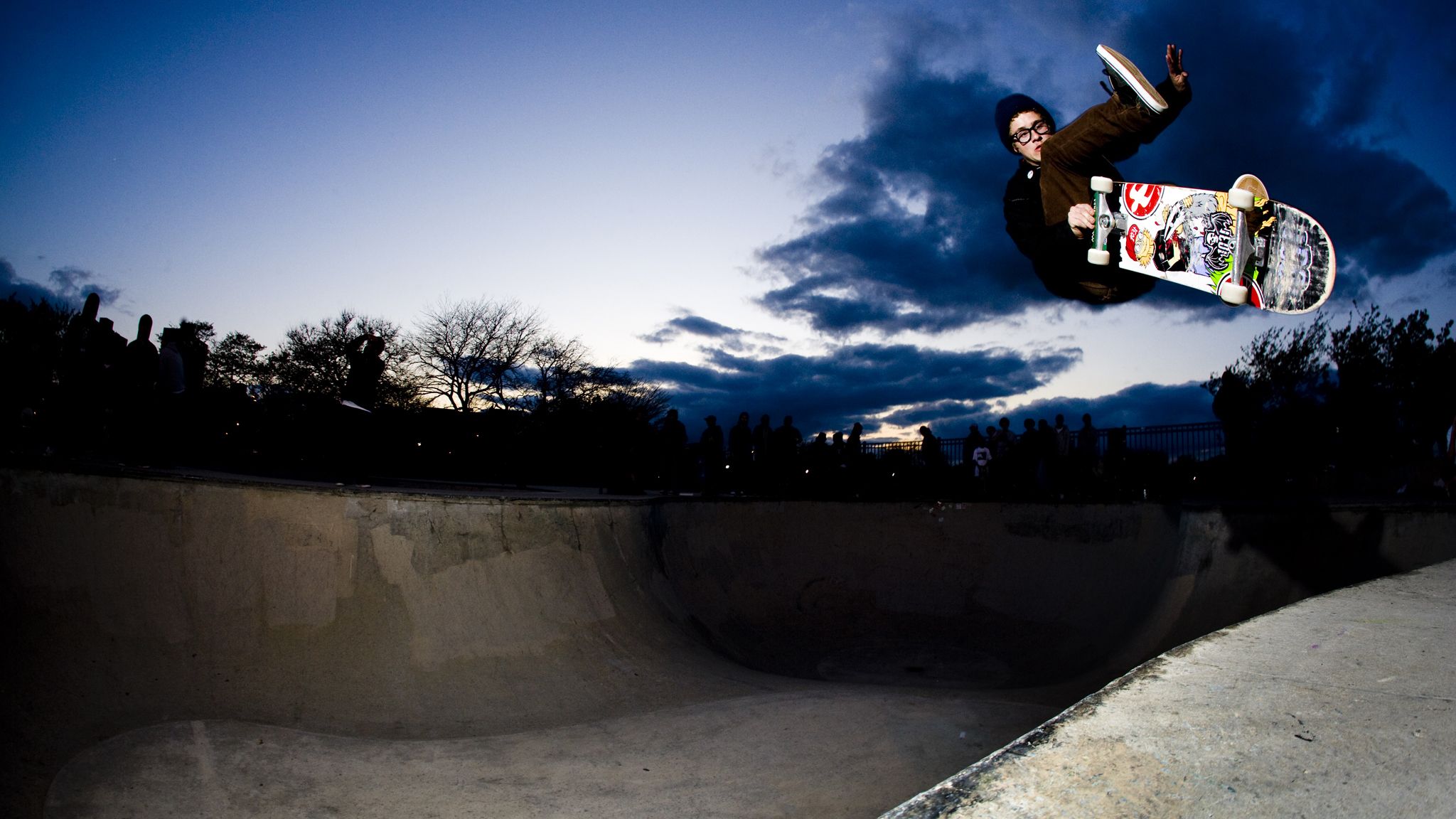 Skater in aria bowl tramonto, 2048x1152 alta risoluzione, PC