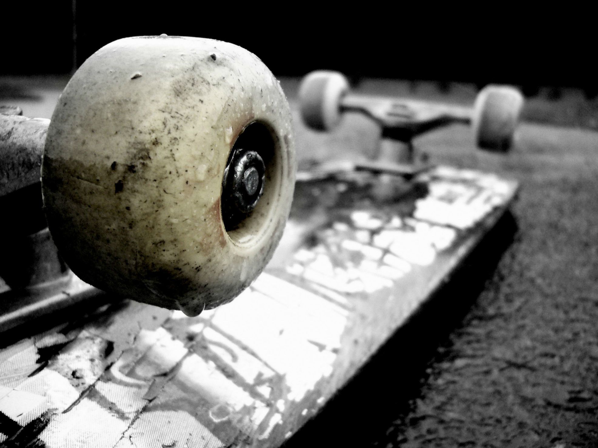 Ruote skateboard bianco e nero, 1973x1480 WUXGA, Desktop