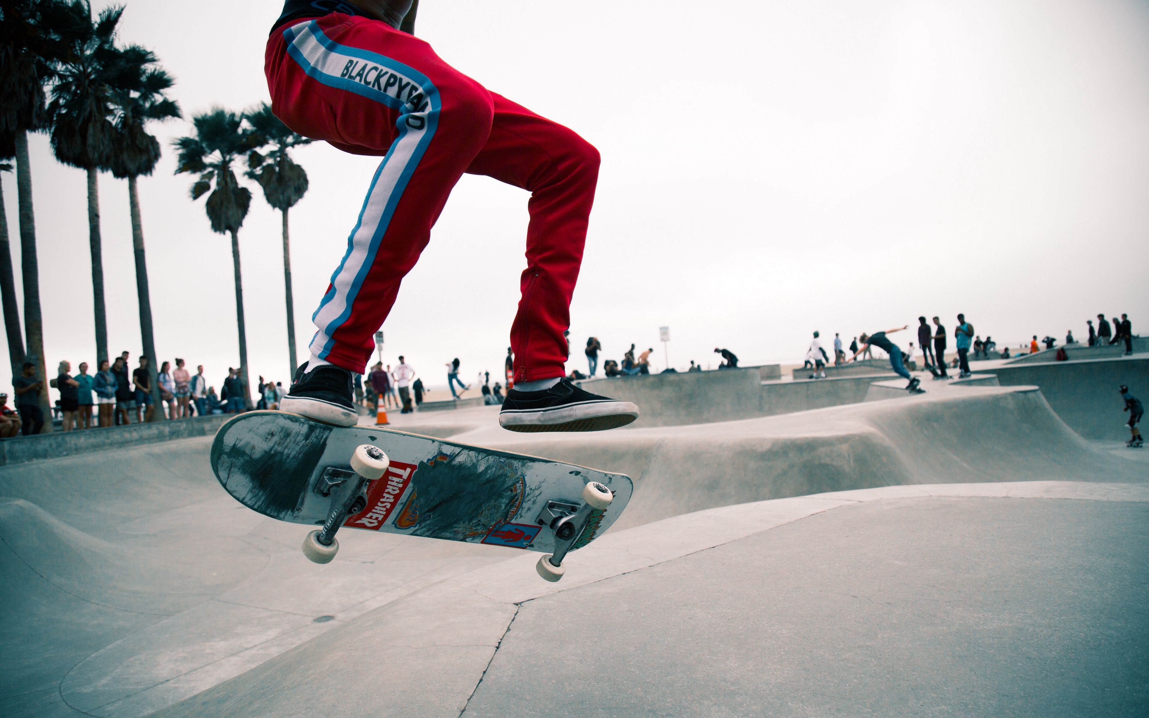 Skater in aria bianco e nero, 1920x1080 Full HD 1080p, Desktop