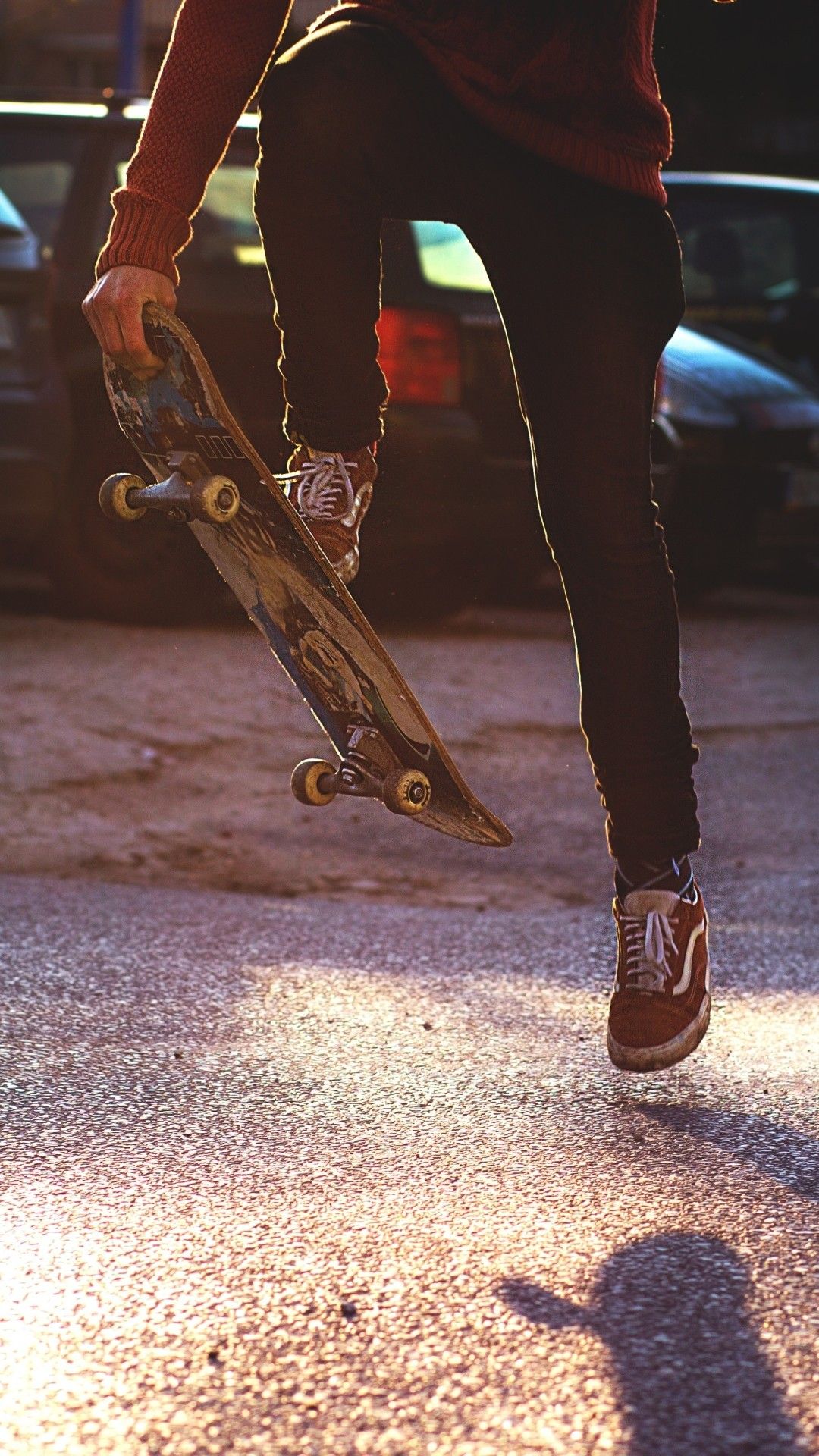 Skateboarder che salta in strada, 1080x1920 Full HD Verticale, iPhone Air