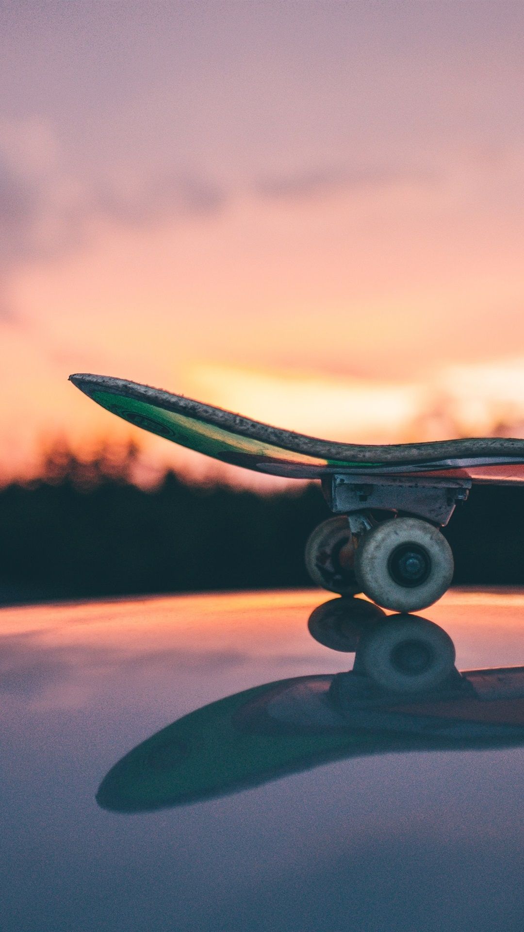 Skateboard al tramonto, riflesso, 1080x1920 Full HD Verticale, iPhone Pro Max