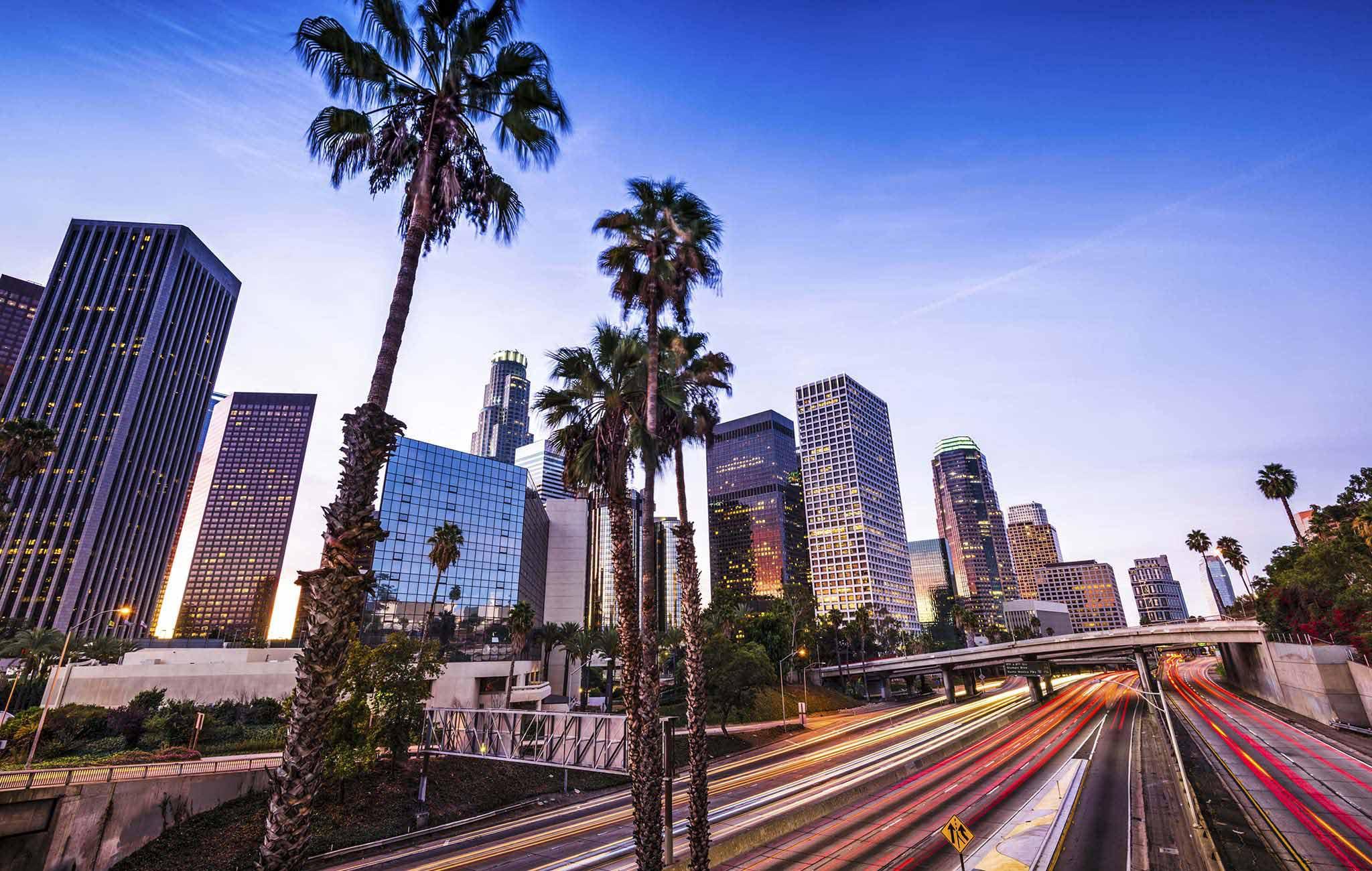 Skyline Los Angeles al tramonto, 2048x1300 alta risoluzione, PC