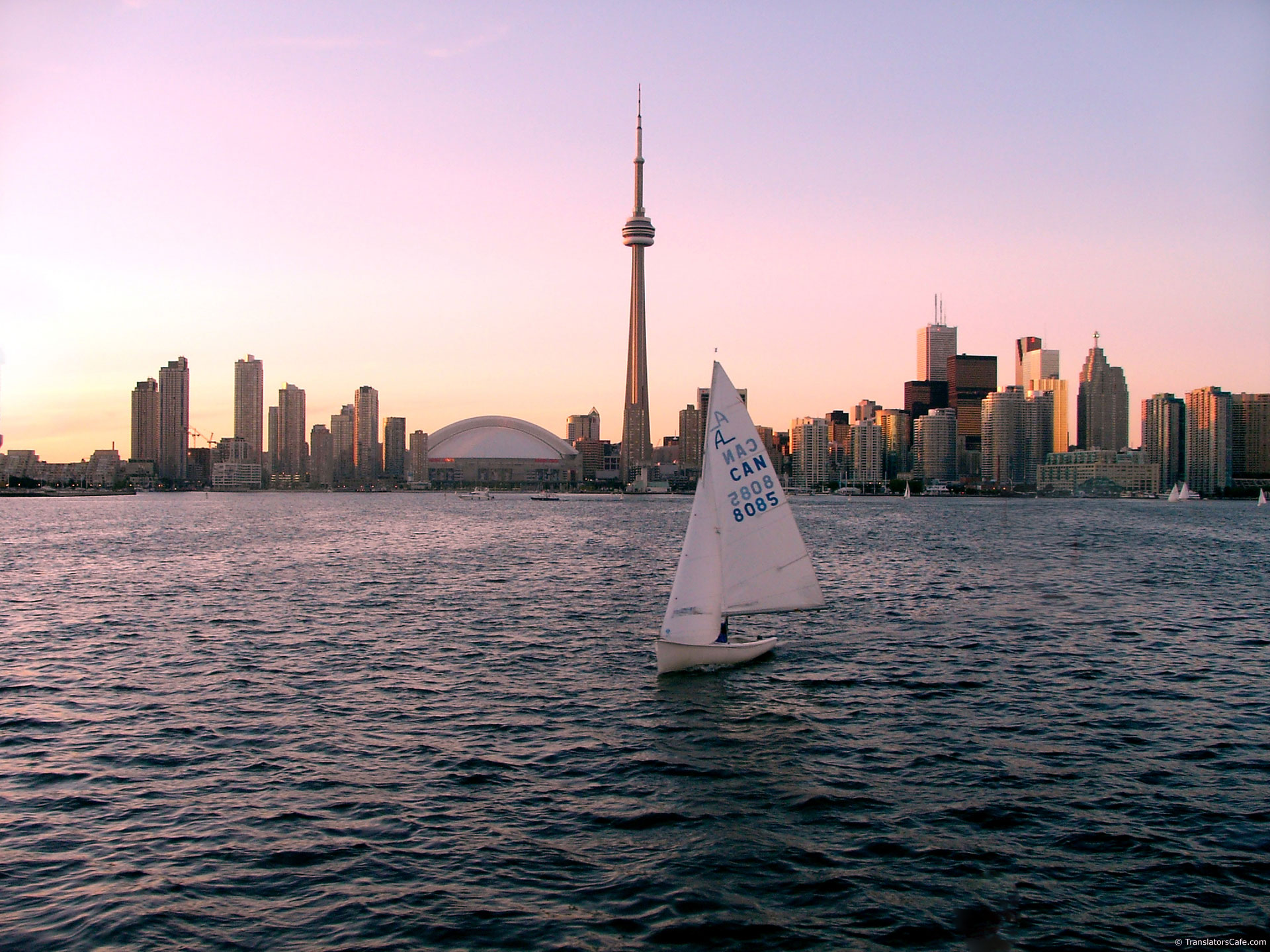 Skyline Toronto con barca a vela, 1920x1440 Full HD+ WUXGA, Desktop
