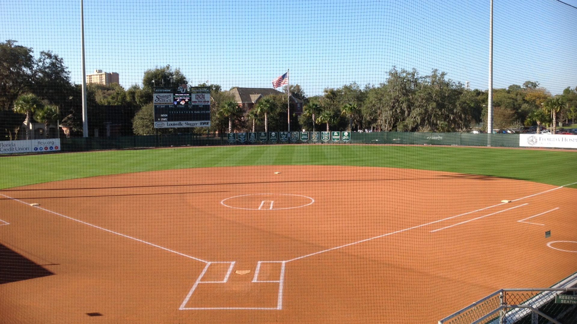 Giocatrici softball su base, 1567x1328 HD, Desktop