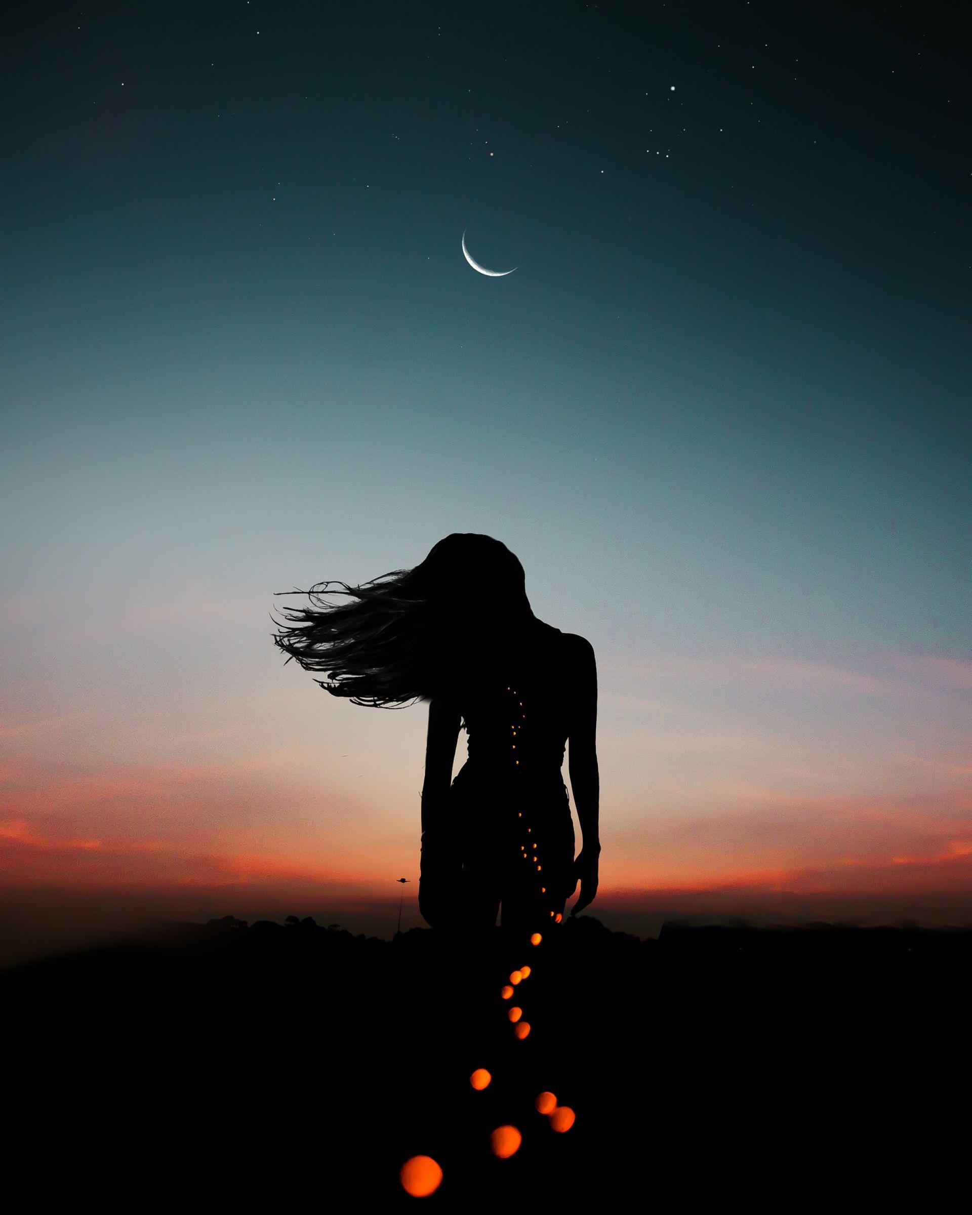 Silhouette donna crepuscolo luna, 1920x2400 Full HD Verticale, iPhone
