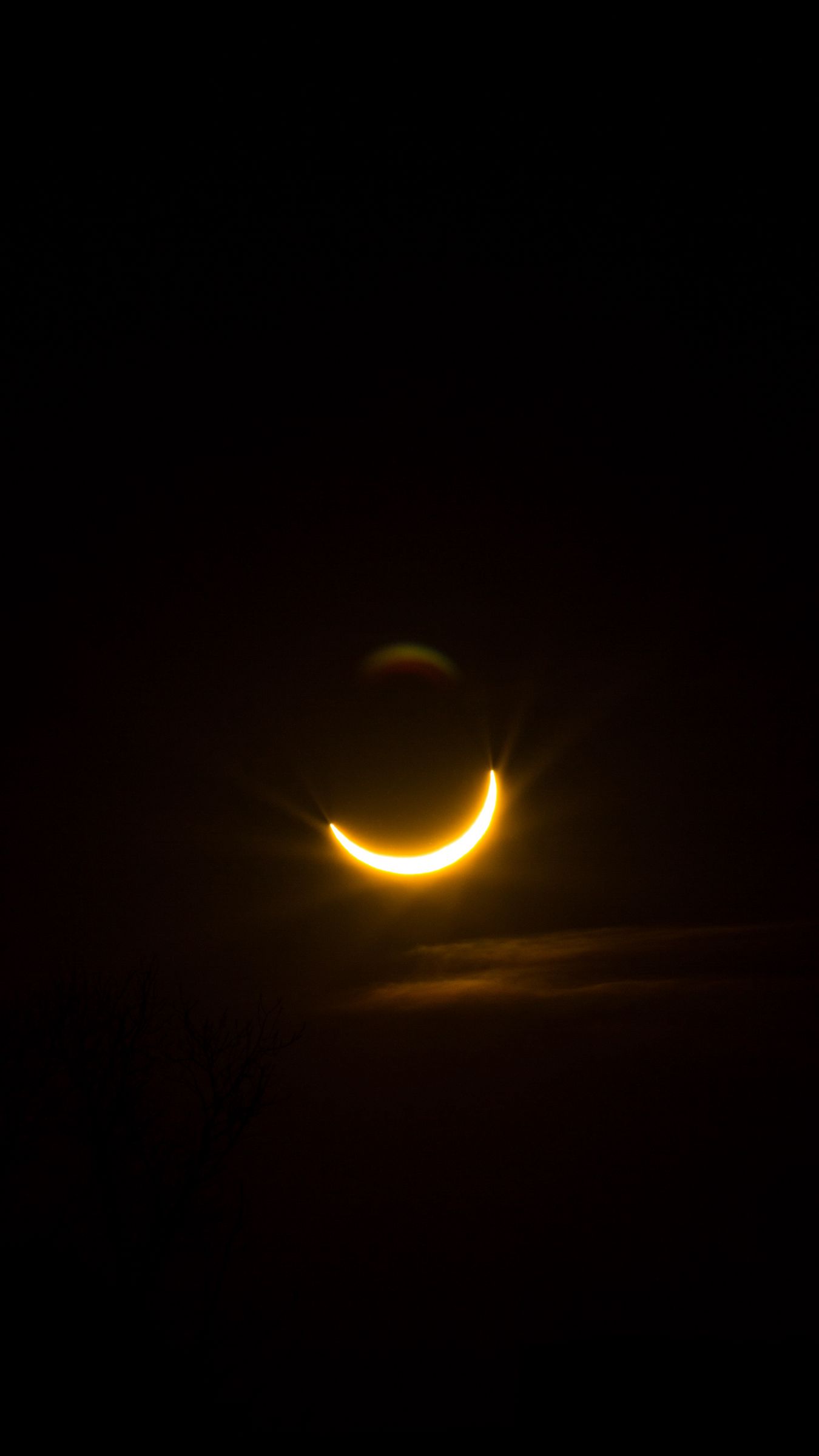 Eclissi solare crescente scuro, 1350x2400 Full HD Verticale, iPhone