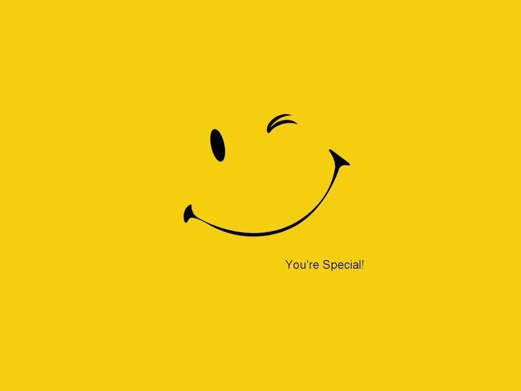 Smiley sorridente sfondo giallo, 1024x768 HD, Laptop