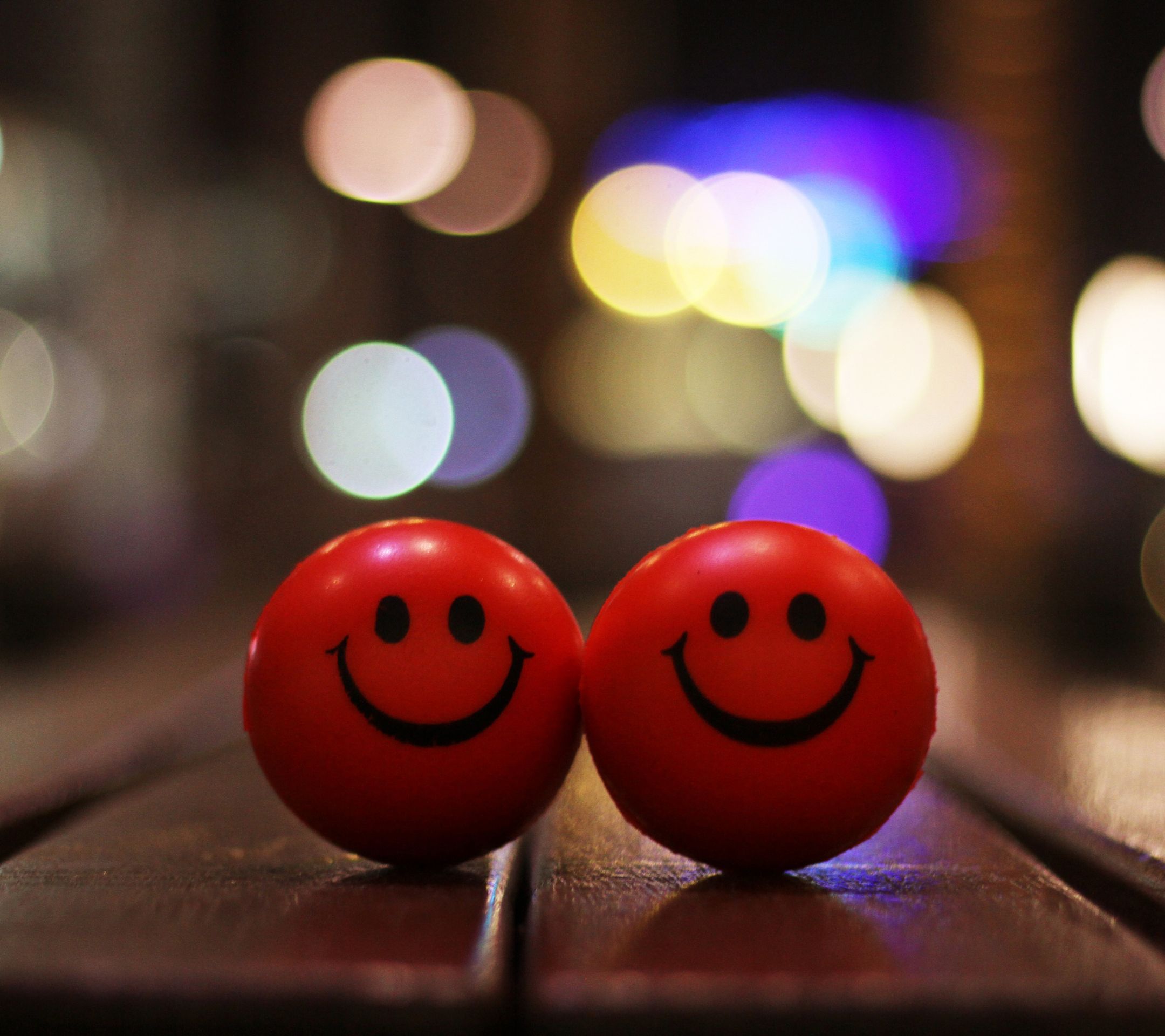 Due palline rosse sorriso, 2160x1920 2K, Desktop