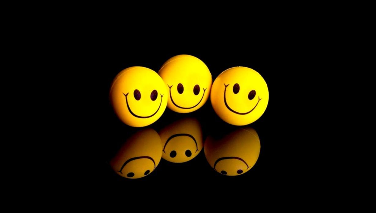 Tre palline smiley gialle 3D, 1229x698 HD, Desktop