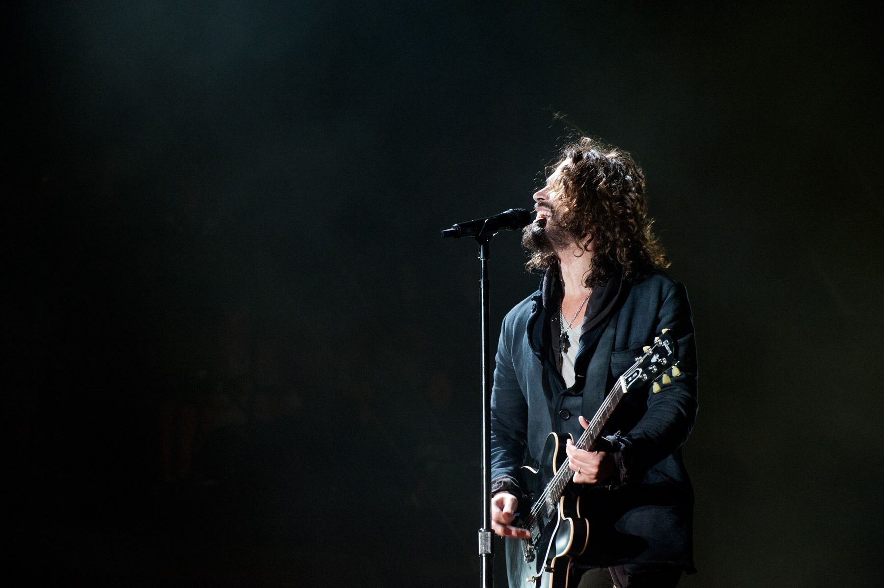 Chris Cornell live con chitarra, 1800x1198 HD, Laptop