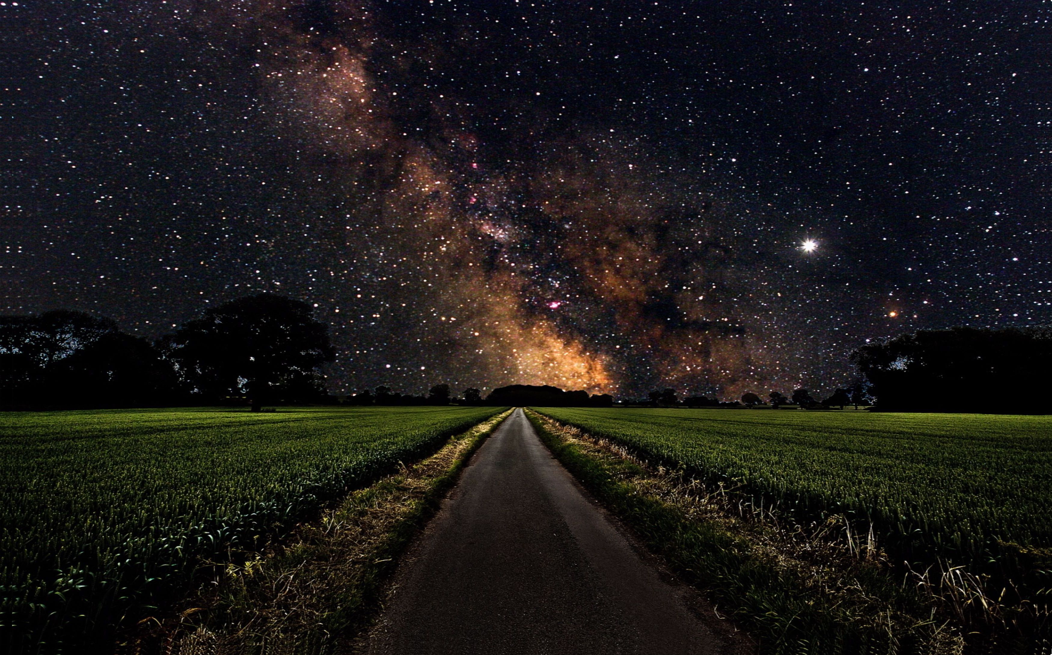 Via Lattea su sentiero rurale, 3500x2180 2K+, PC