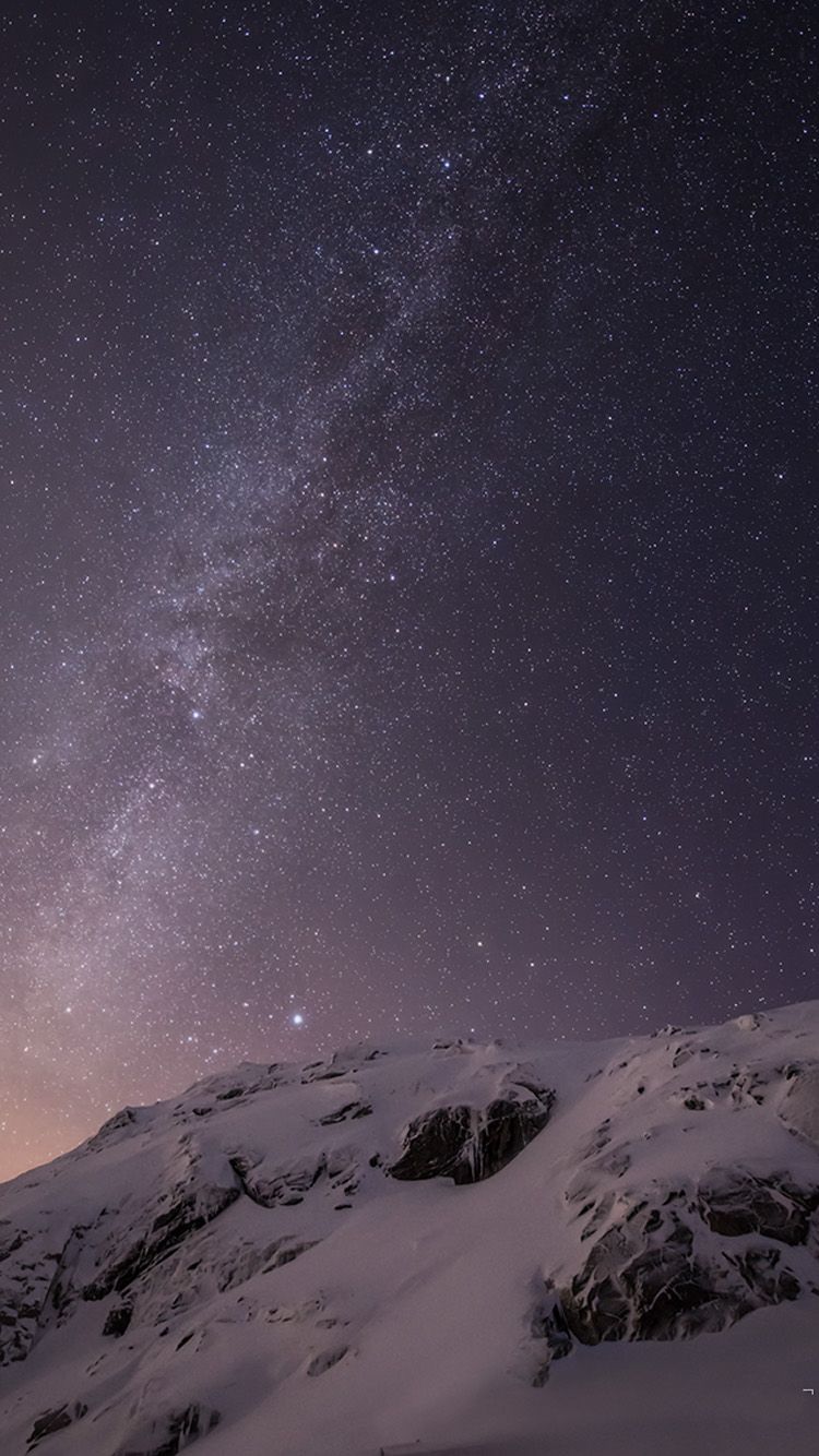 Via Lattea sopra montagna innevata, 750x1334 Full HD Verticale, iPhone Air