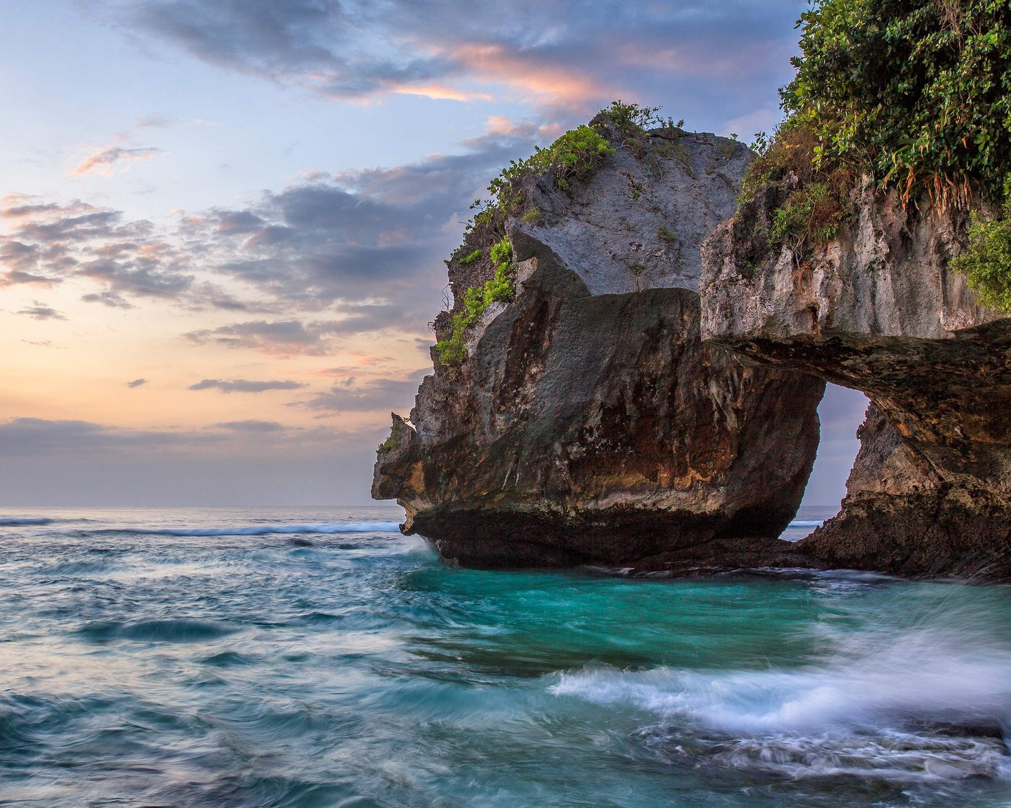 Scogliera arco roccioso Uluwatu Bali, 2048x1638 Hi-Res, Laptop