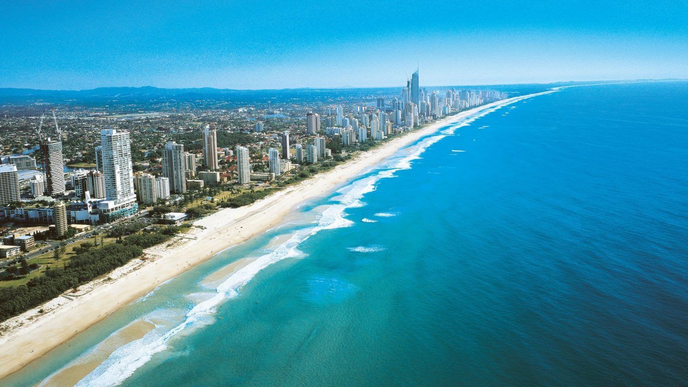 Città costiera vista aerea spiaggia, 1366x768 720p, iMac