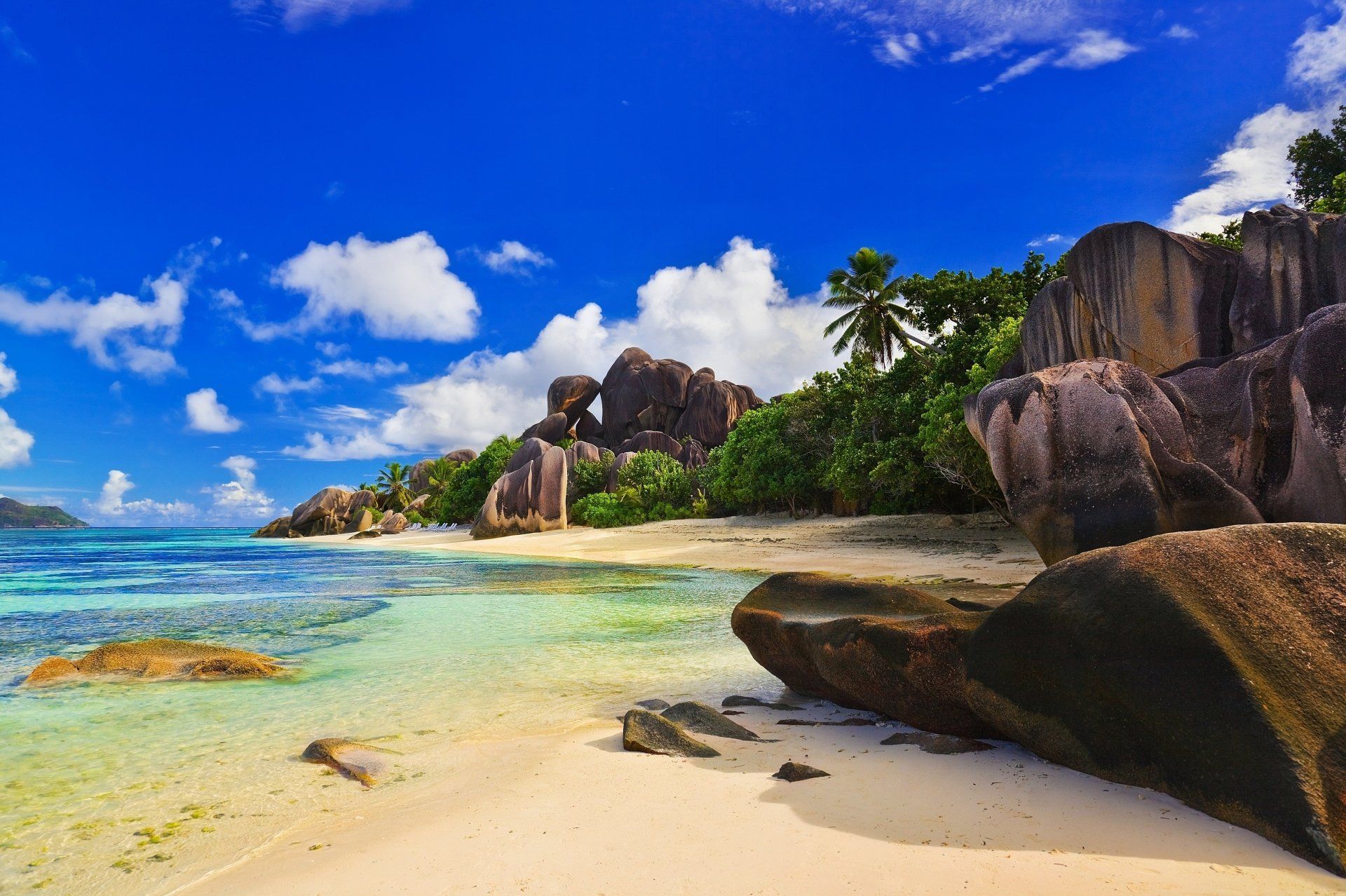 Spiaggia tropicale con rocce, 1920x1278 Full HD+, PC